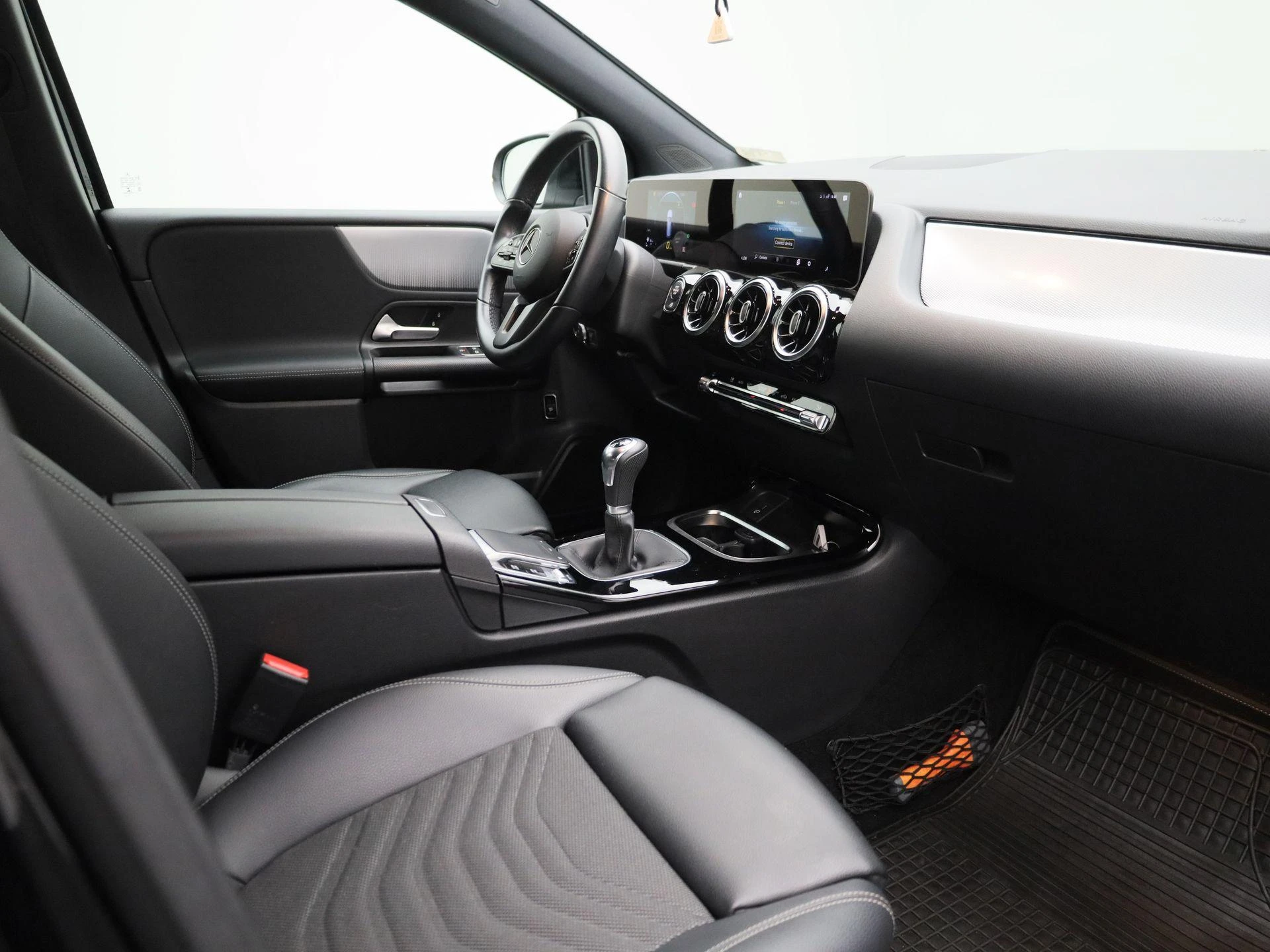 Mercedes-Benz-B-Klasse-image-32