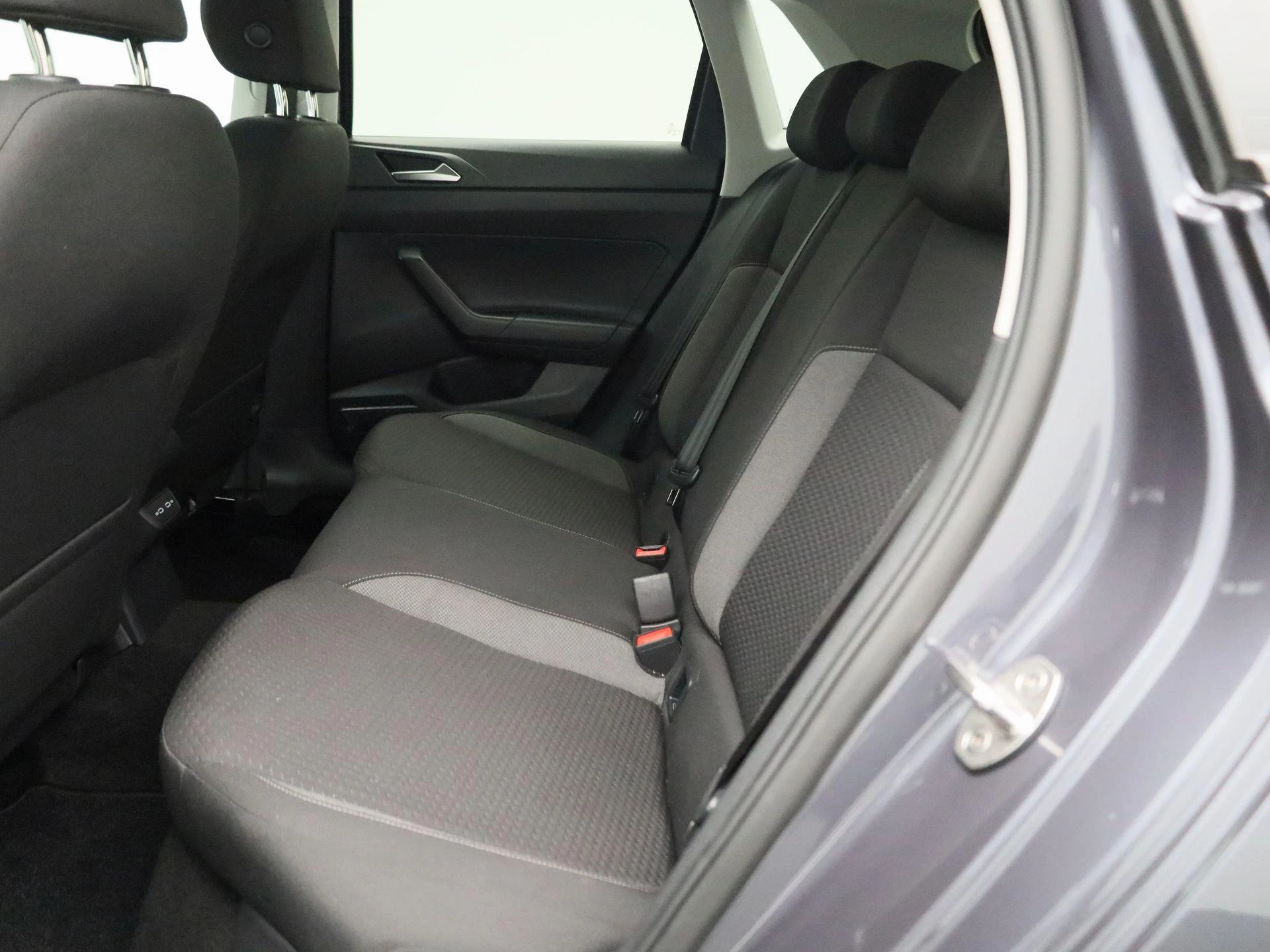 Volkswagen-Polo-image-8