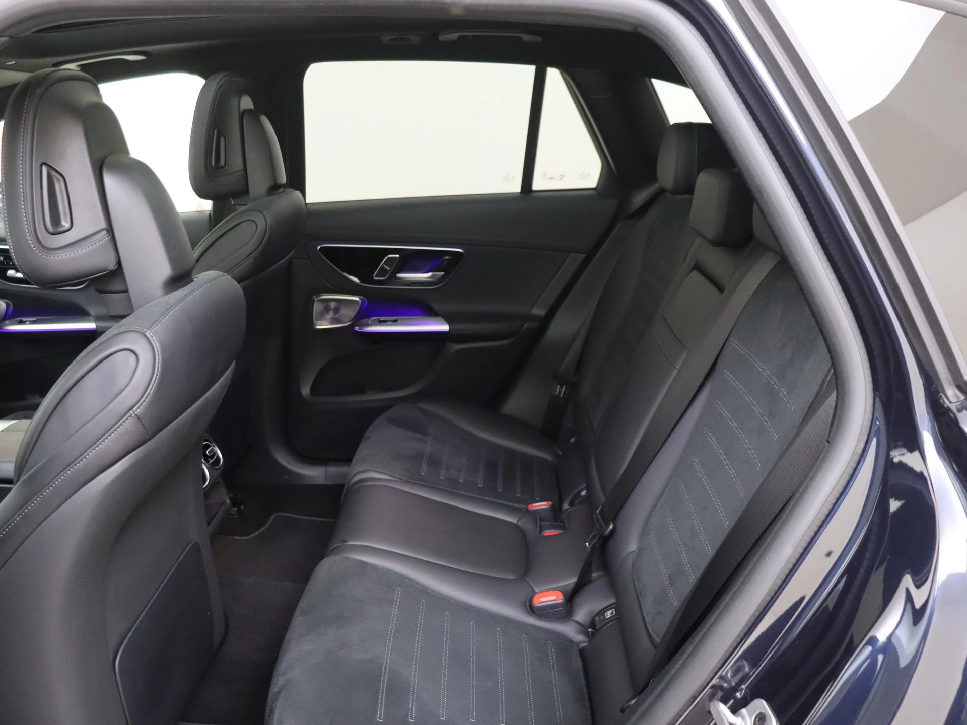 Mercedes-Benz-GLC-image-11