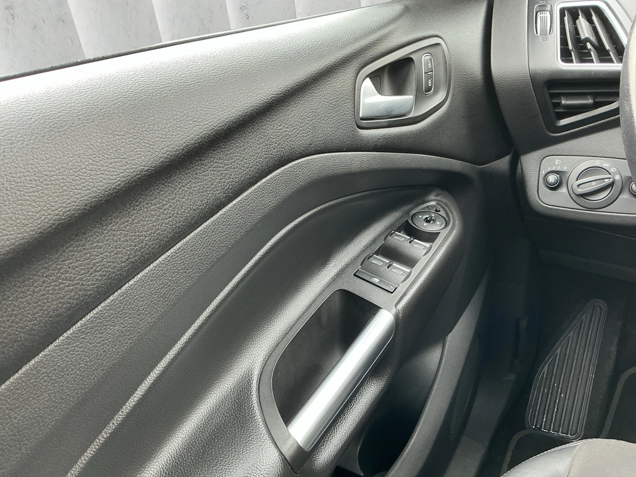 Ford-Kuga-image-15