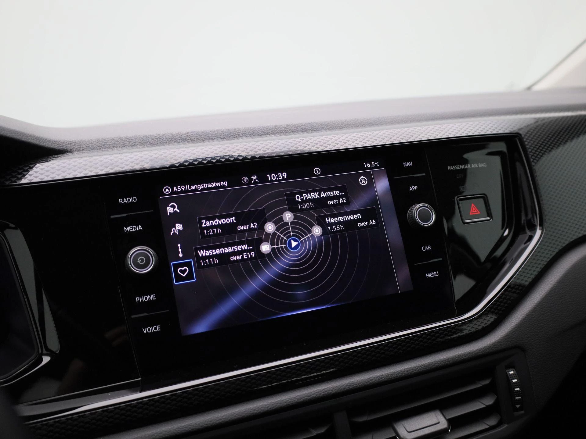 Volkswagen-Polo-image-13