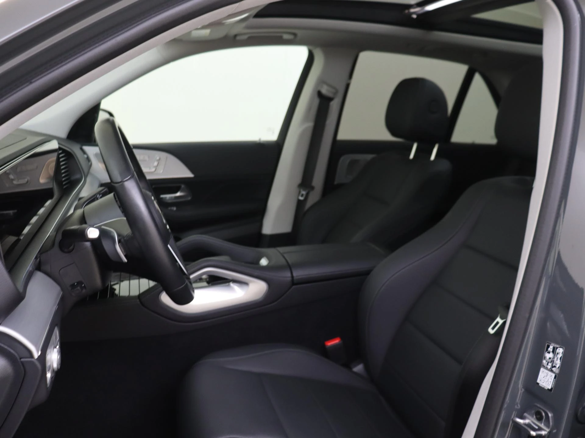 Mercedes-Benz-GLE-image-14