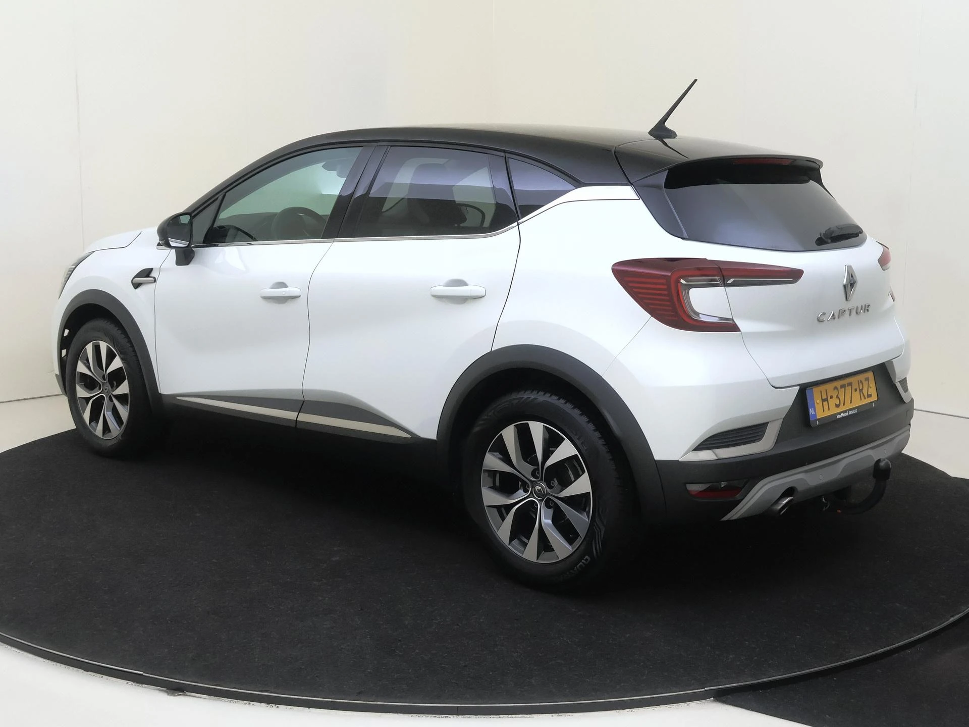 Renault-Captur-image-2