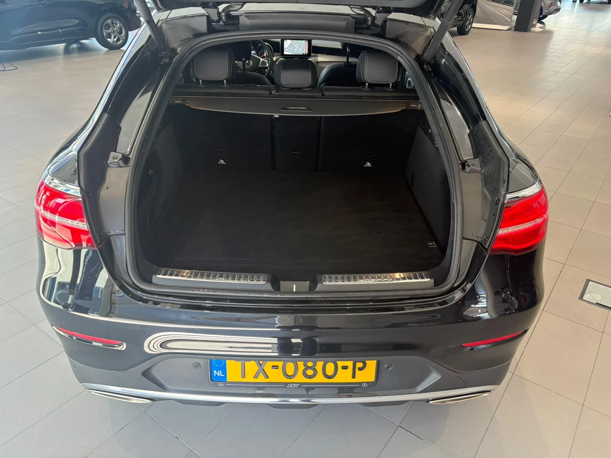 Mercedes-Benz-GLC-image-10