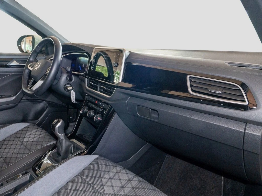 Volkswagen-T-Roc-image-7
