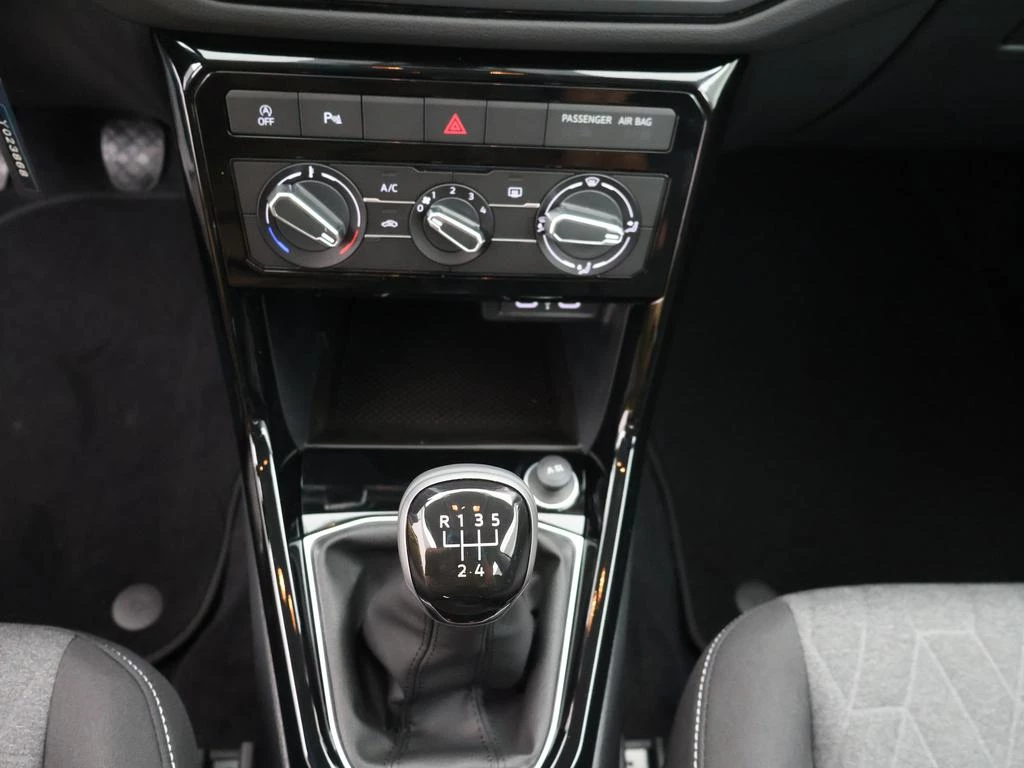 Volkswagen-T-Cross-image-19