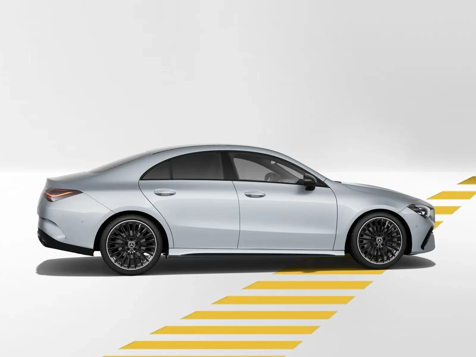 Mercedes-Benz-CLA 200-image-7
