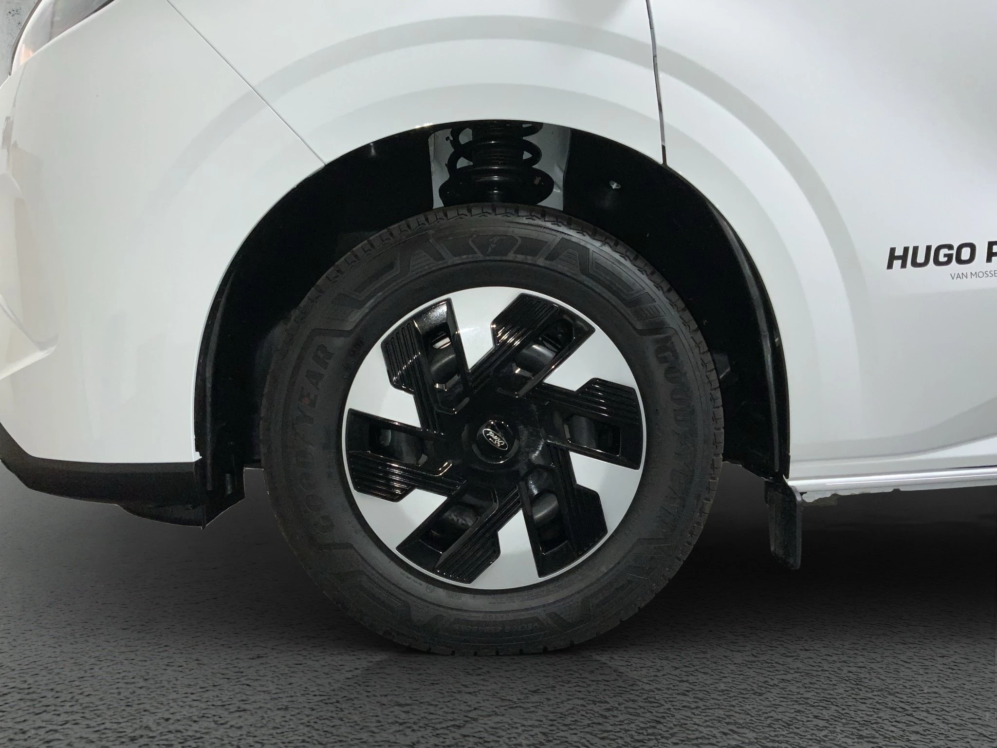 Ford Transit Custom Trend 2.5 Duratec PHEV 320 L1 CVT Kasten-LKW. 171 kW. 4-türig