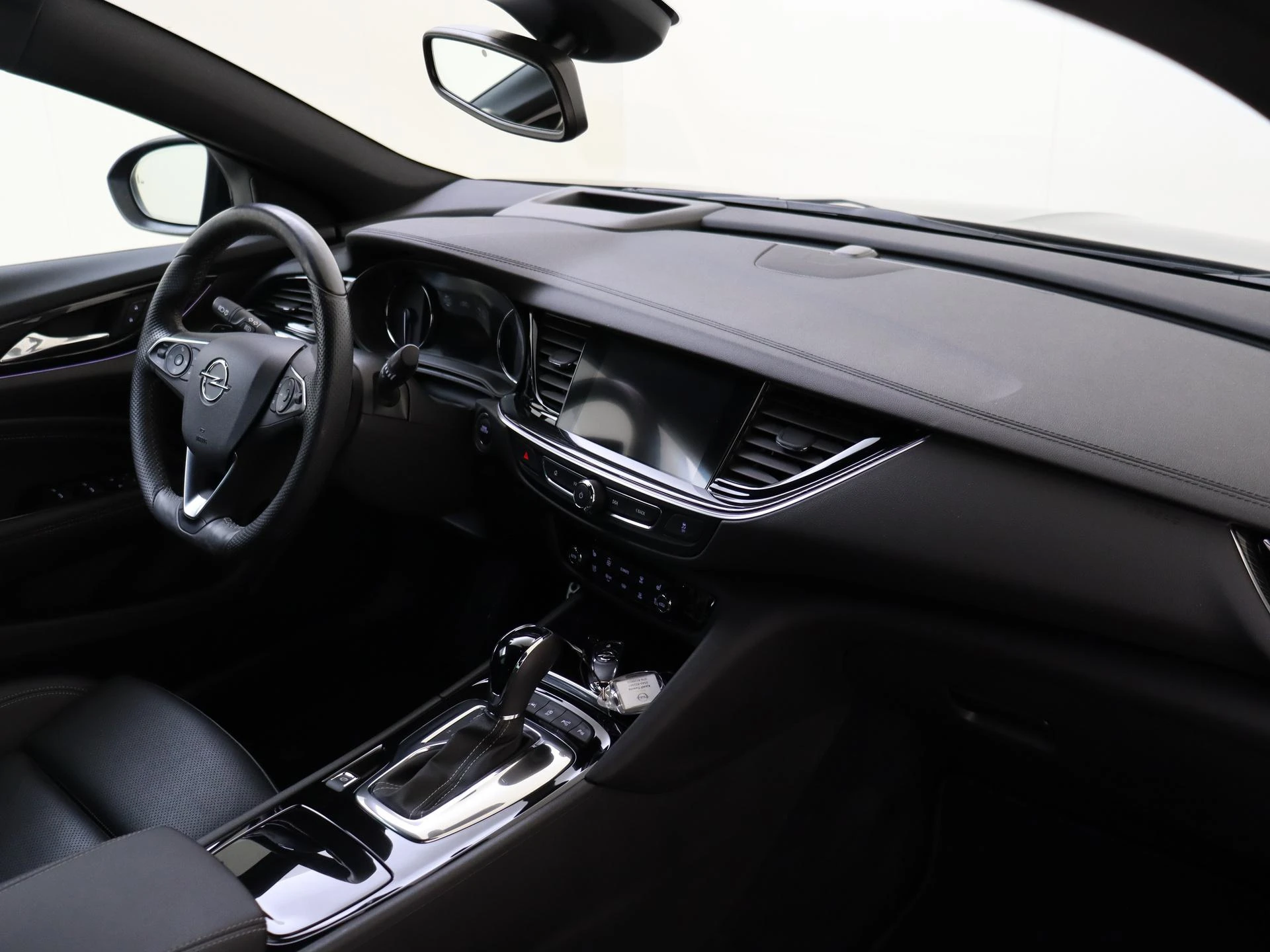 Opel-Insignia-image-4
