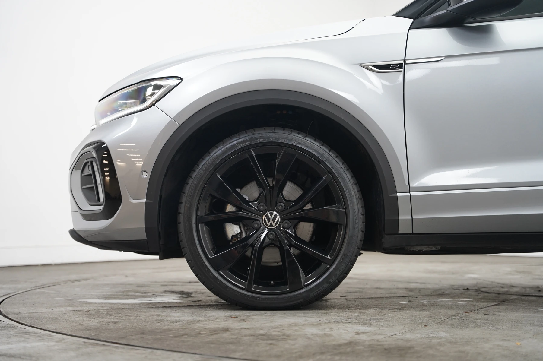 Volkswagen-T-Roc-image-4