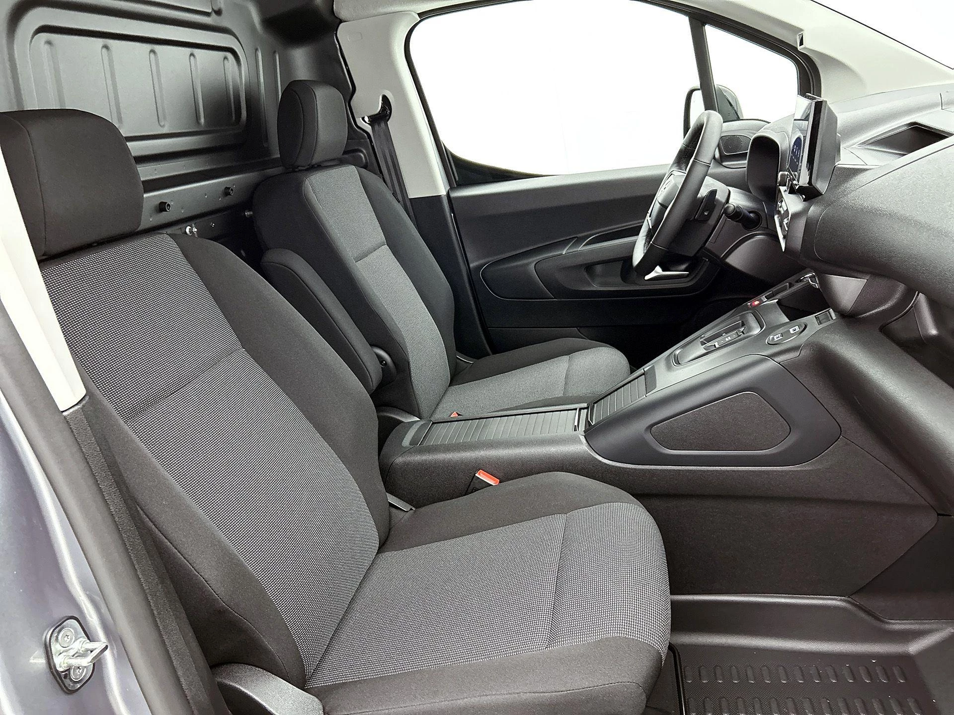 Opel-Combo-e-image-43