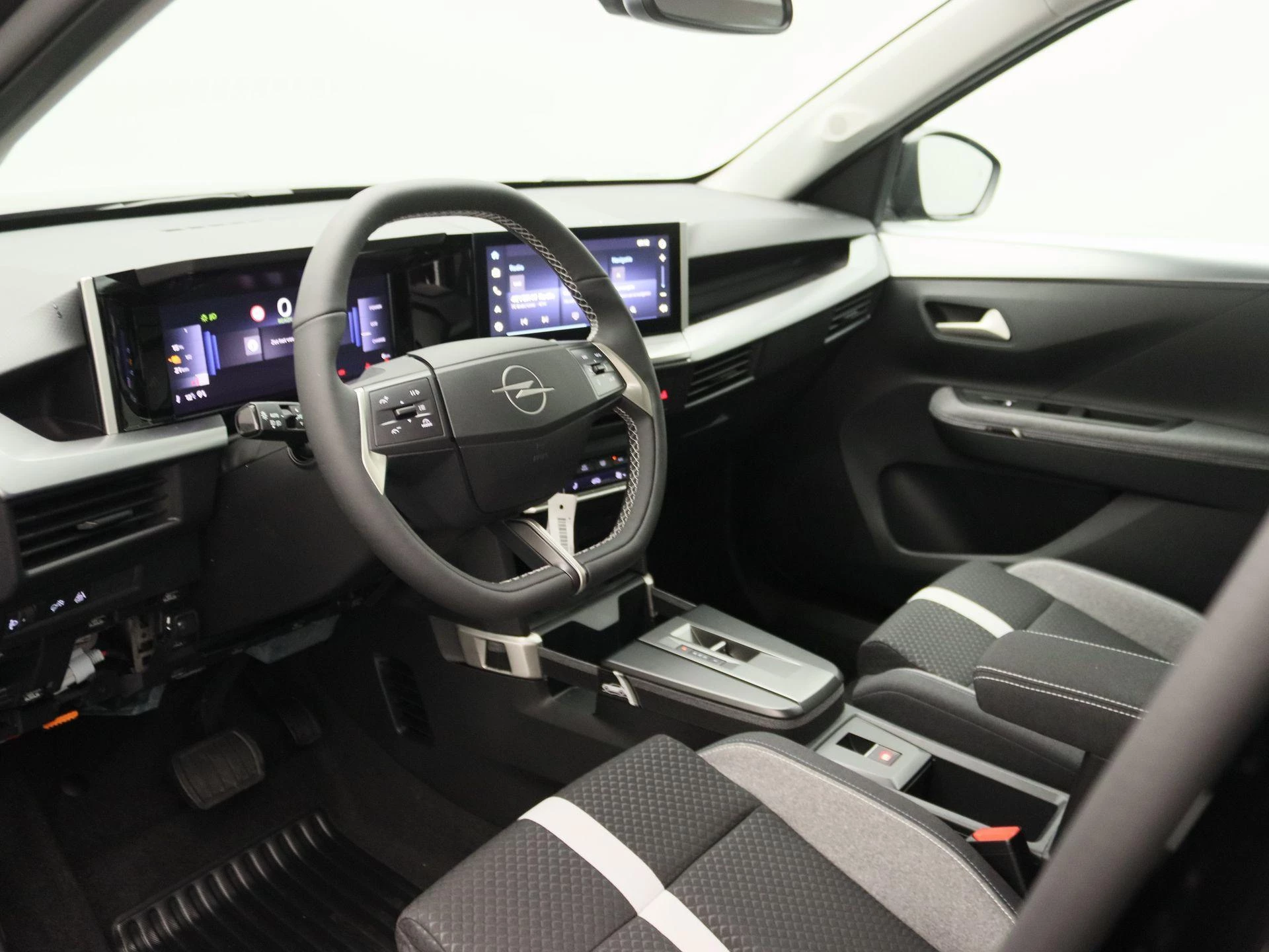 Opel-Frontera-image-21