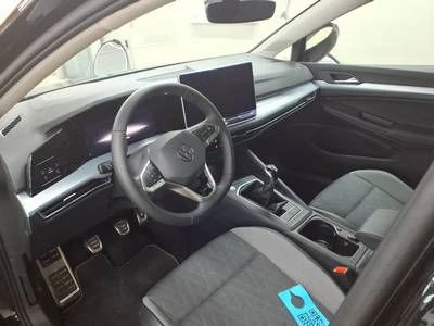 Volkswagen-Golf-image-2