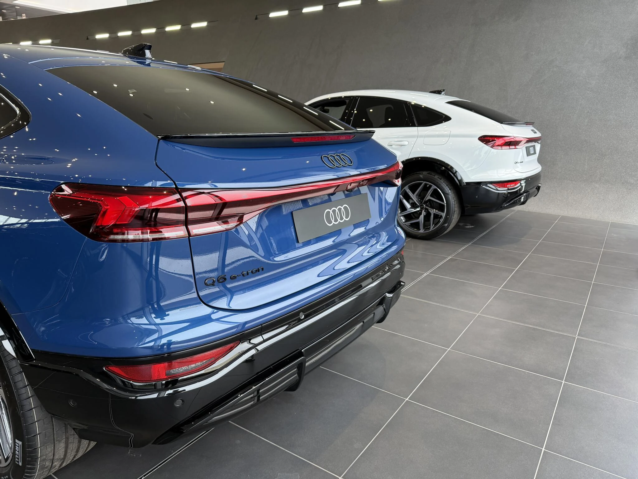 Audi-Q6 e-tron-image-6