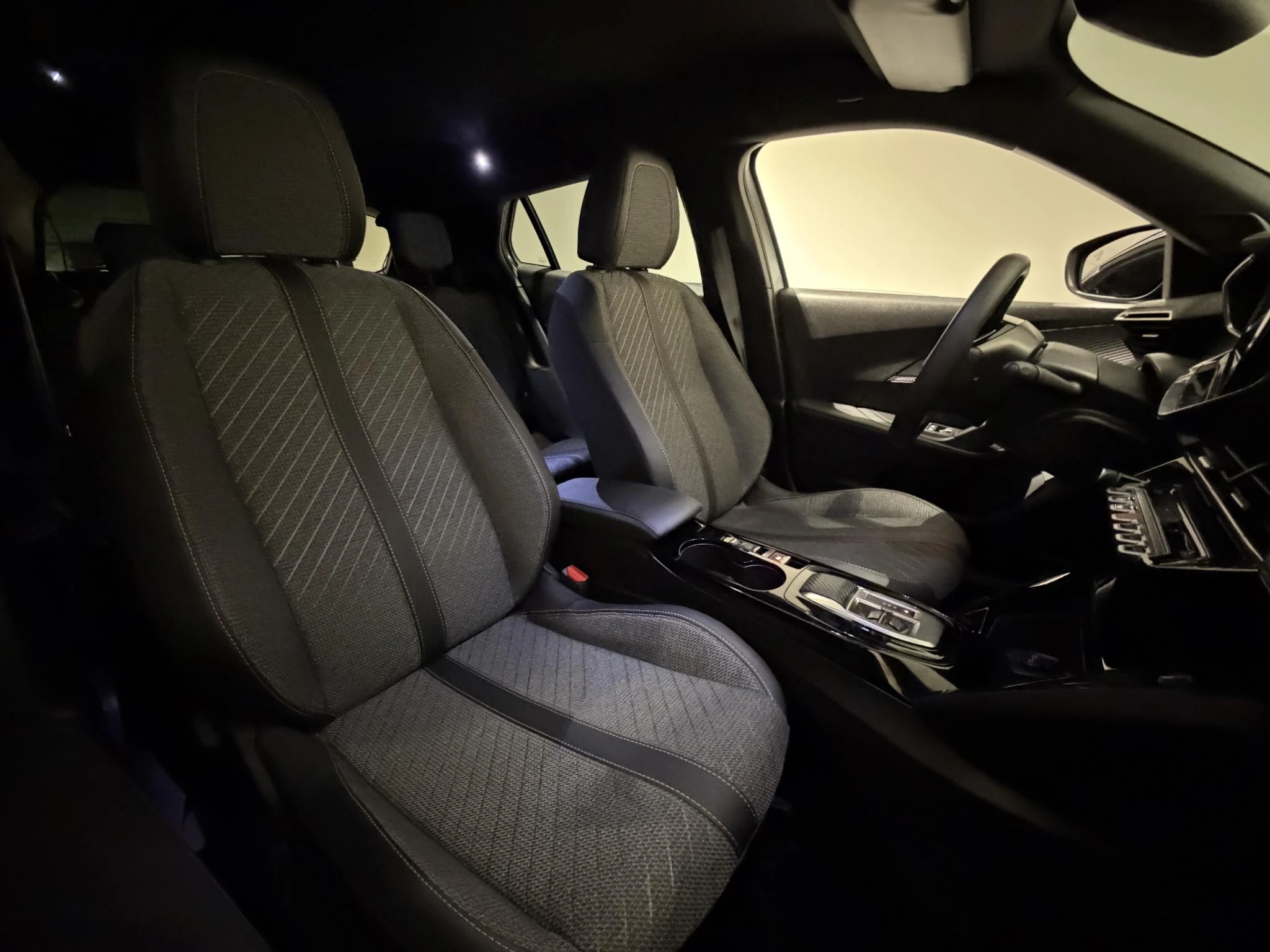 Peugeot-2008-image-21