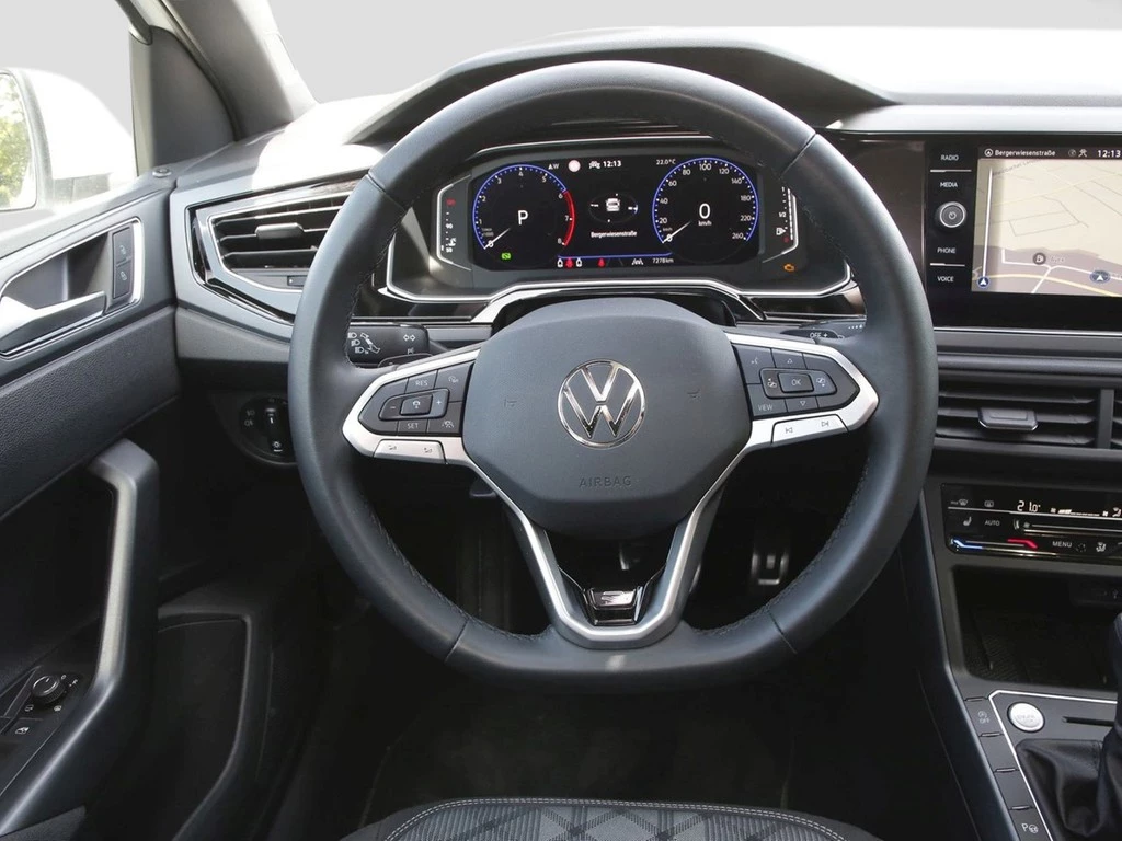 Volkswagen Polo 1.0 TSI DSG R-Line 17" LM NAVI RFK PANO LED VC