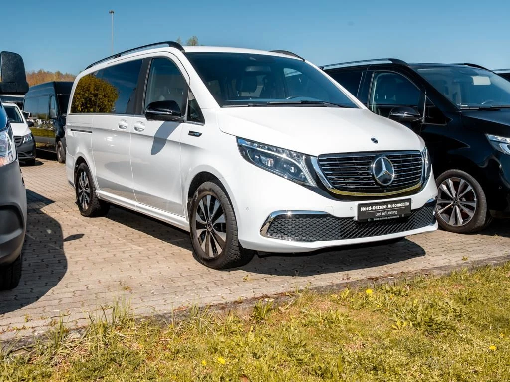 Mercedes-Benz-EQV 300-image-3