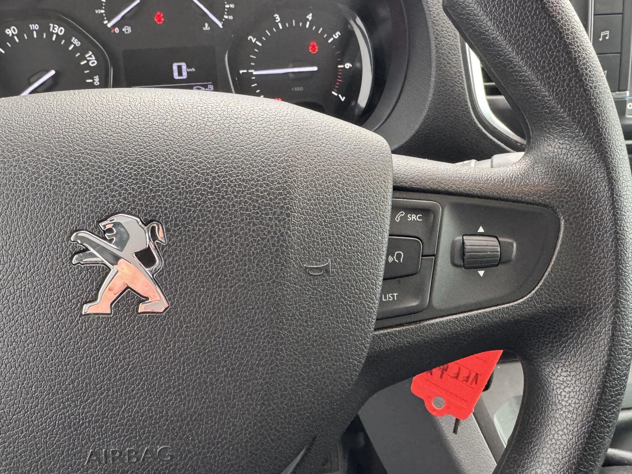 Peugeot-Expert-image-15