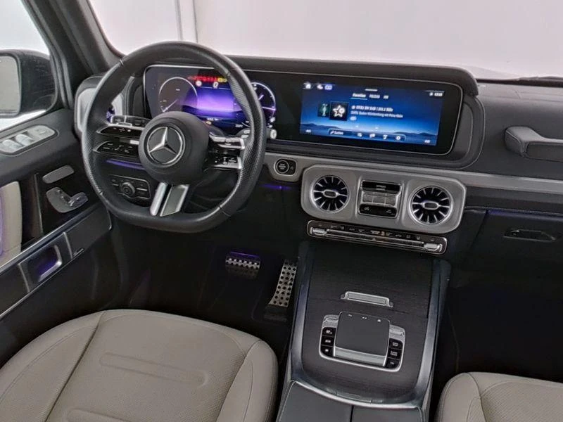 Mercedes-Benz-G-Klasse-image-4