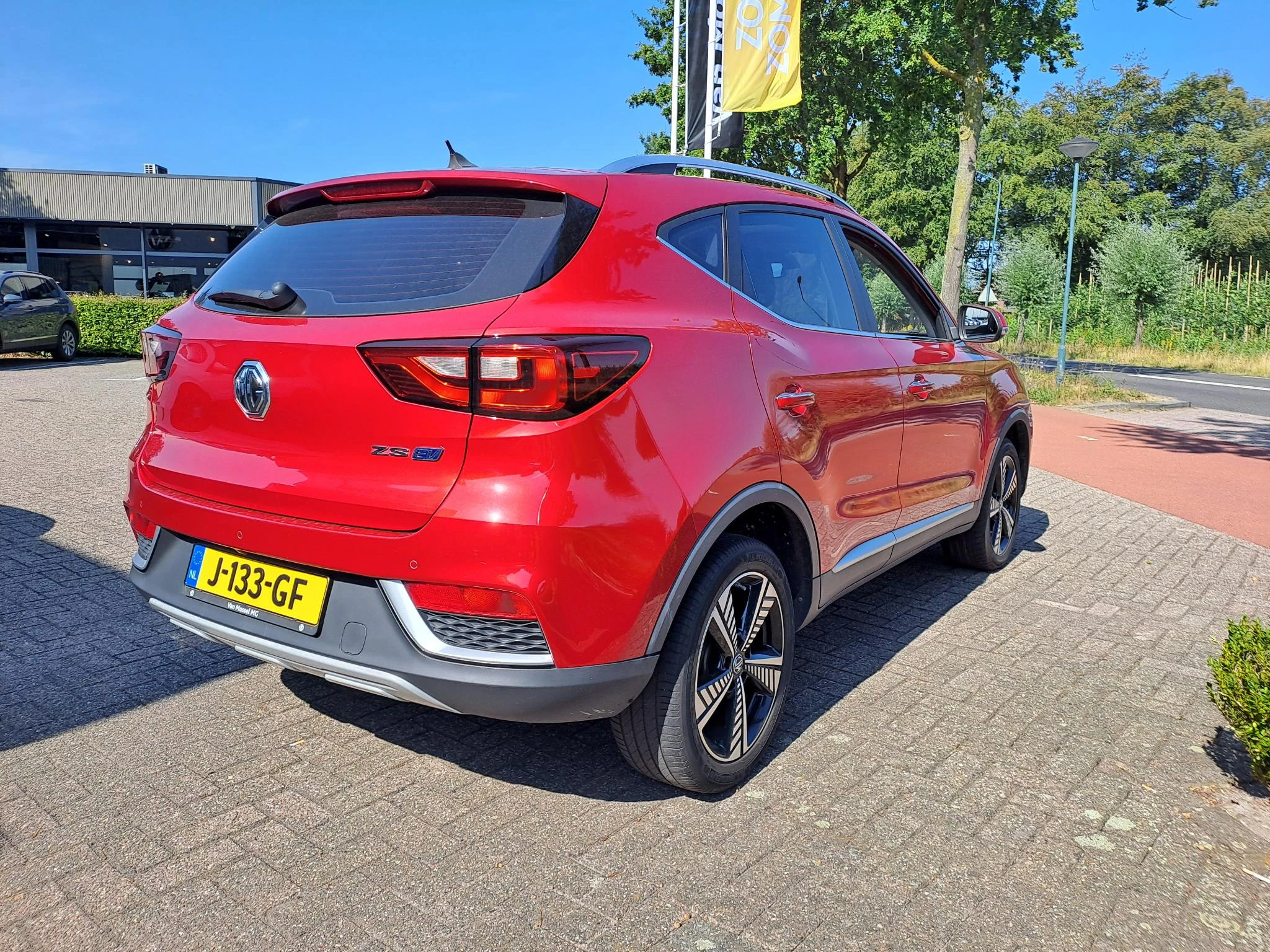 MG-ZS EV-image-4