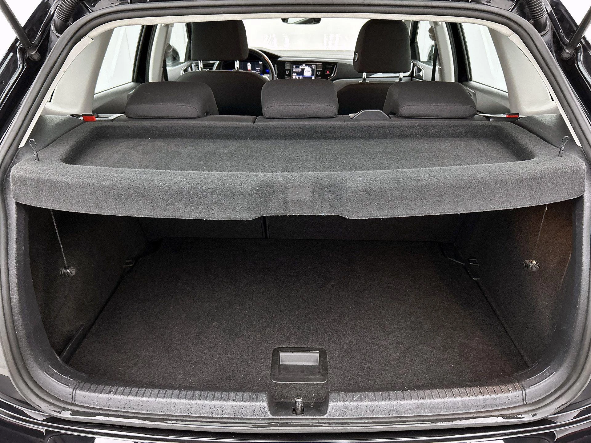 Volkswagen-Polo-image-22
