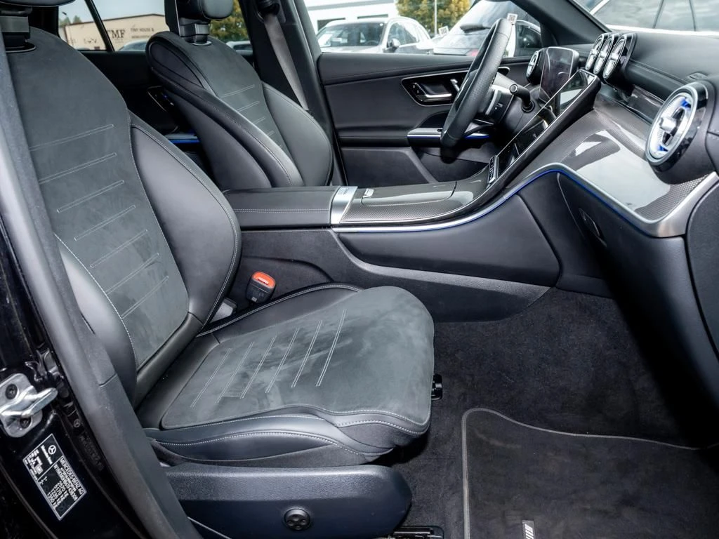 Mercedes-Benz-GLC 300 d-image-11