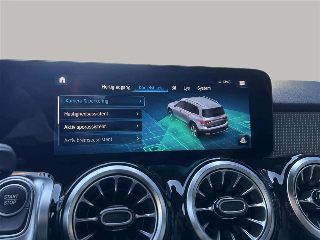 Mercedes-Benz-EQB-image-17