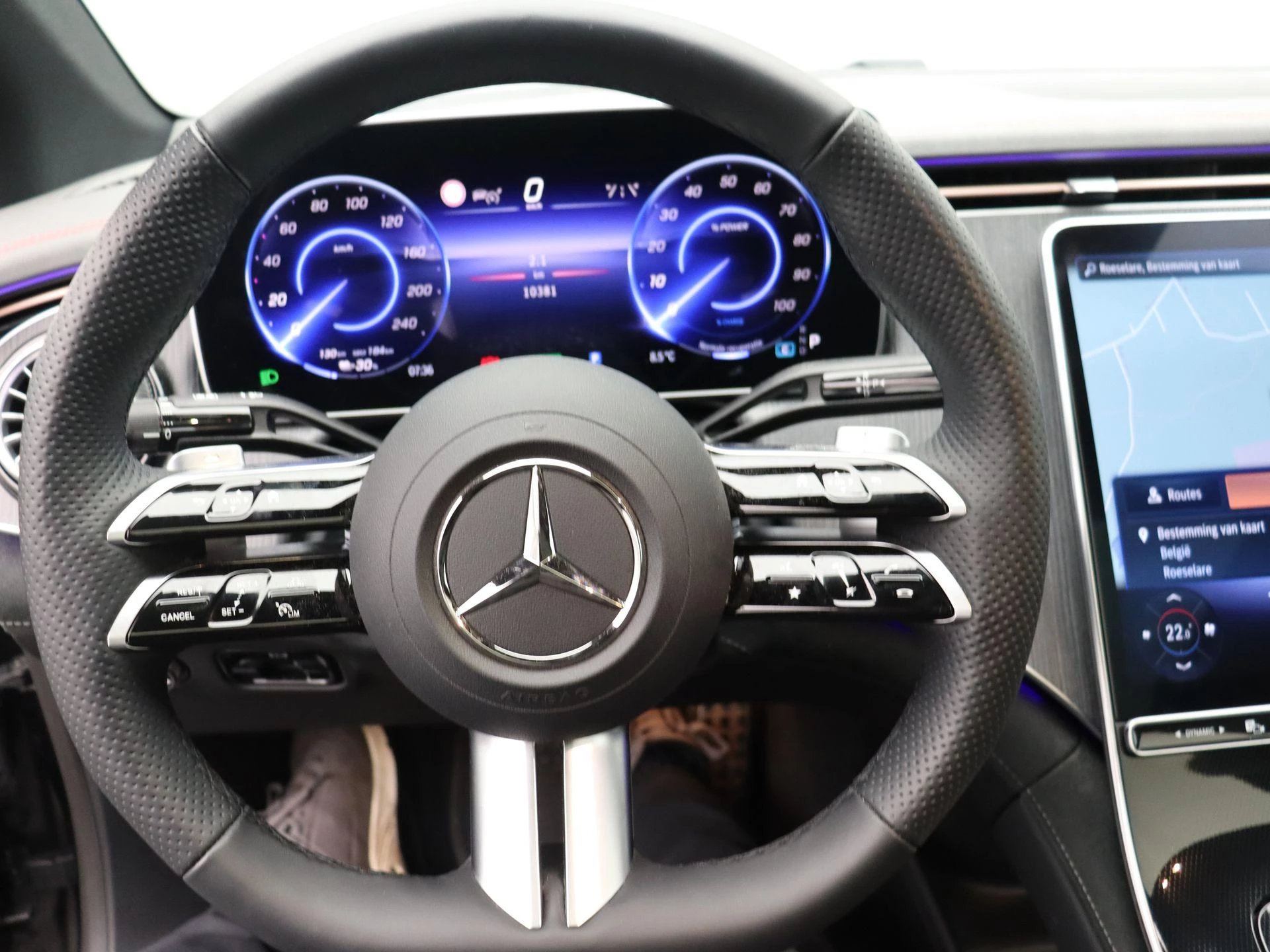 Mercedes-Benz EQE 300 AMG Line + AIRMATIC + PANORAMISCH DAK +