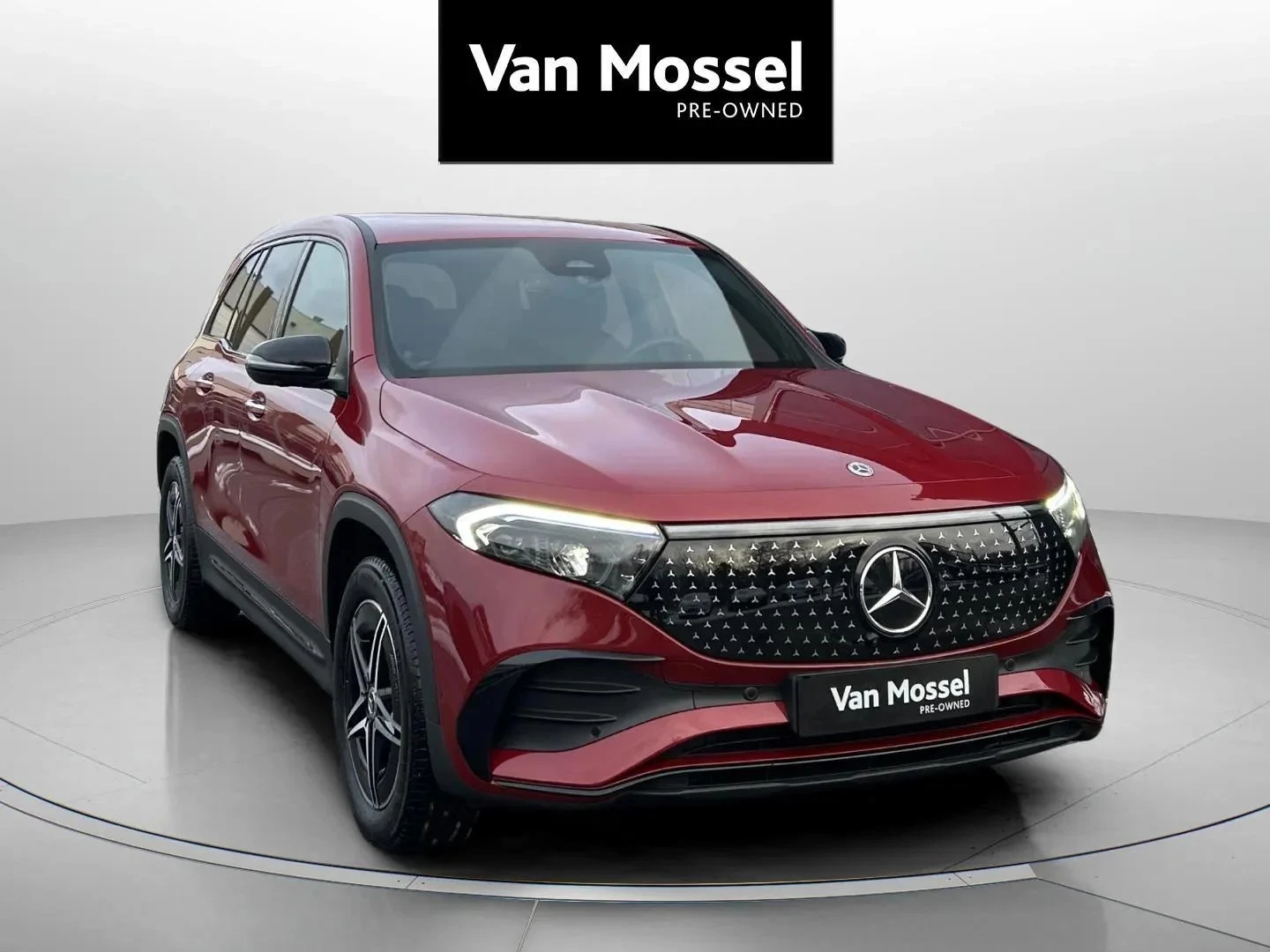 Mercedes-Benz-EQB-image-2