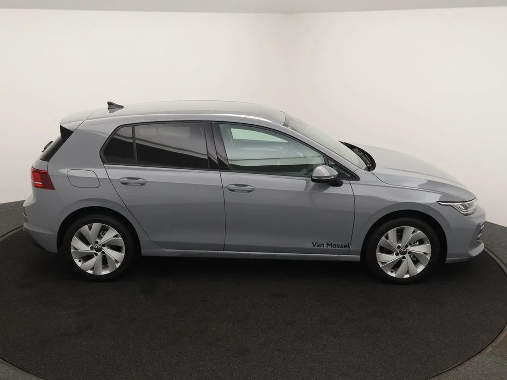 Volkswagen Golf VIII Golf Life Business 1.5eTSI 116PK AUTOMAAT * DEMO *