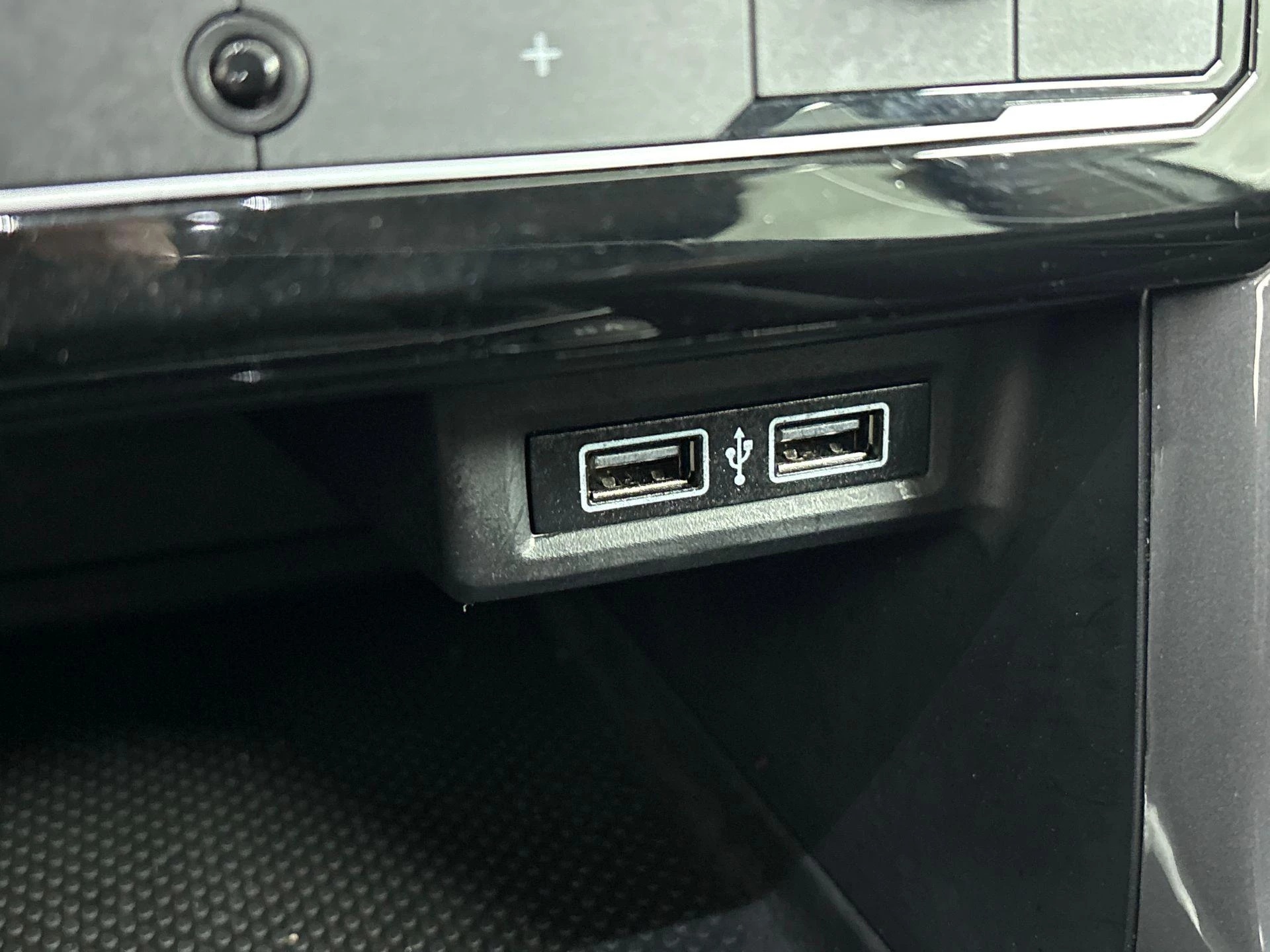 Volkswagen-T-Cross-image-27