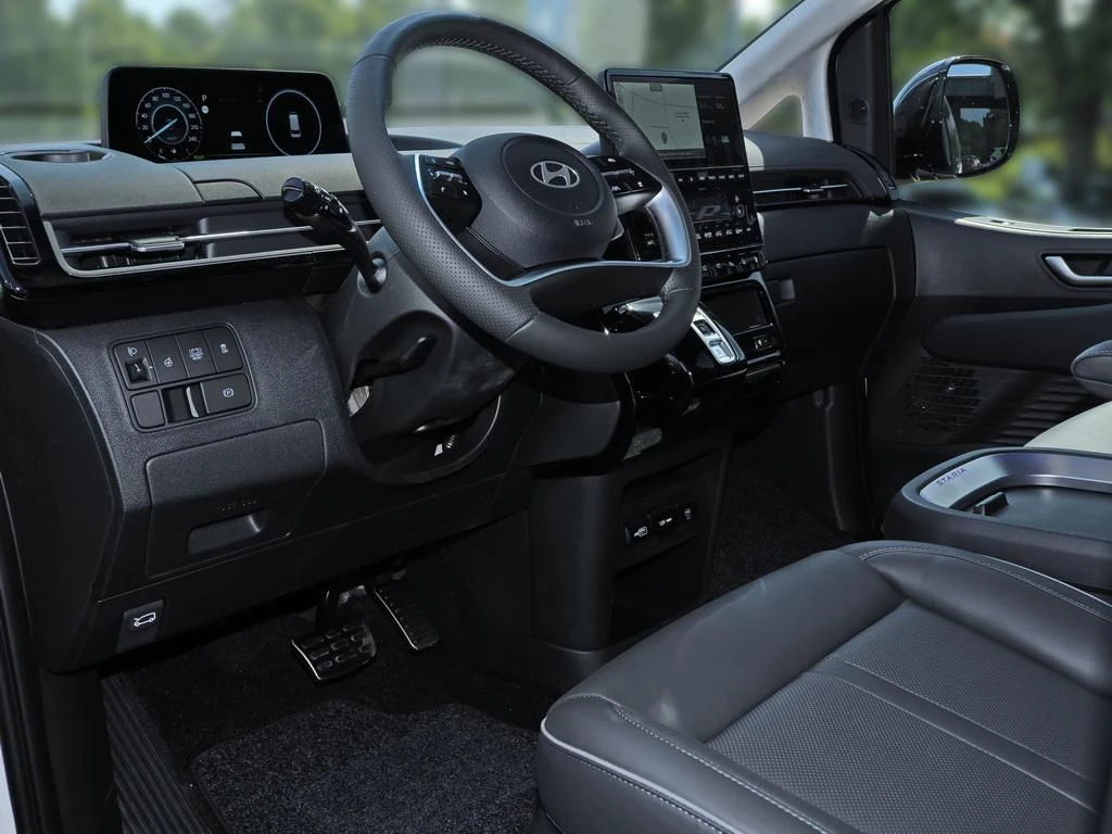 Hyundai-Staria-image-7
