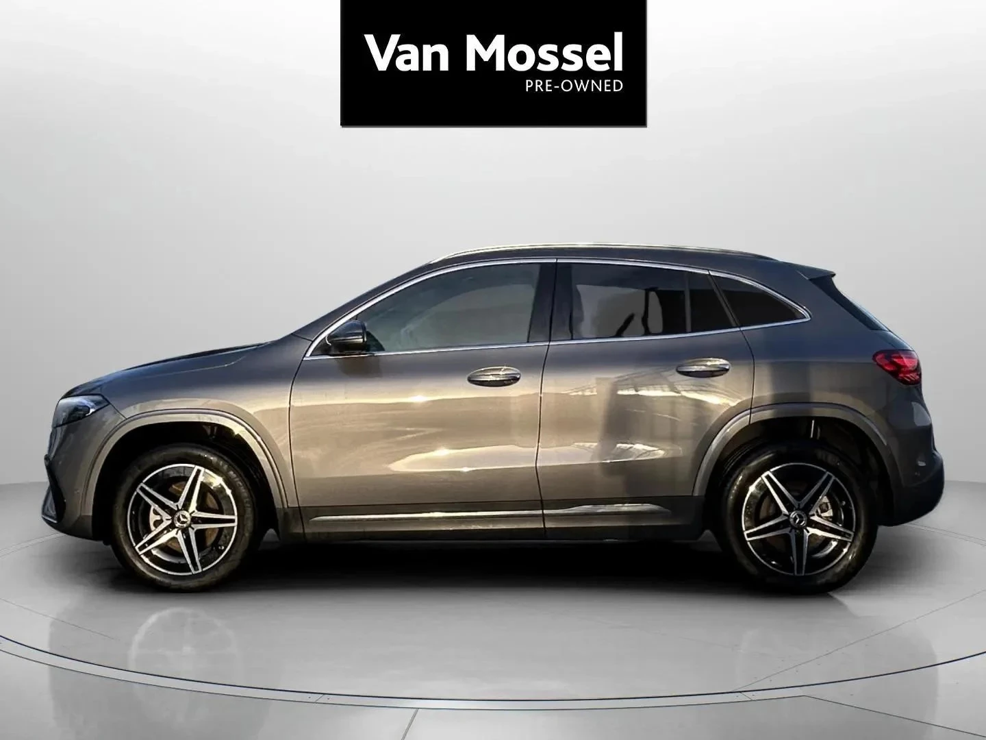 Mercedes-Benz-EQA-image-7