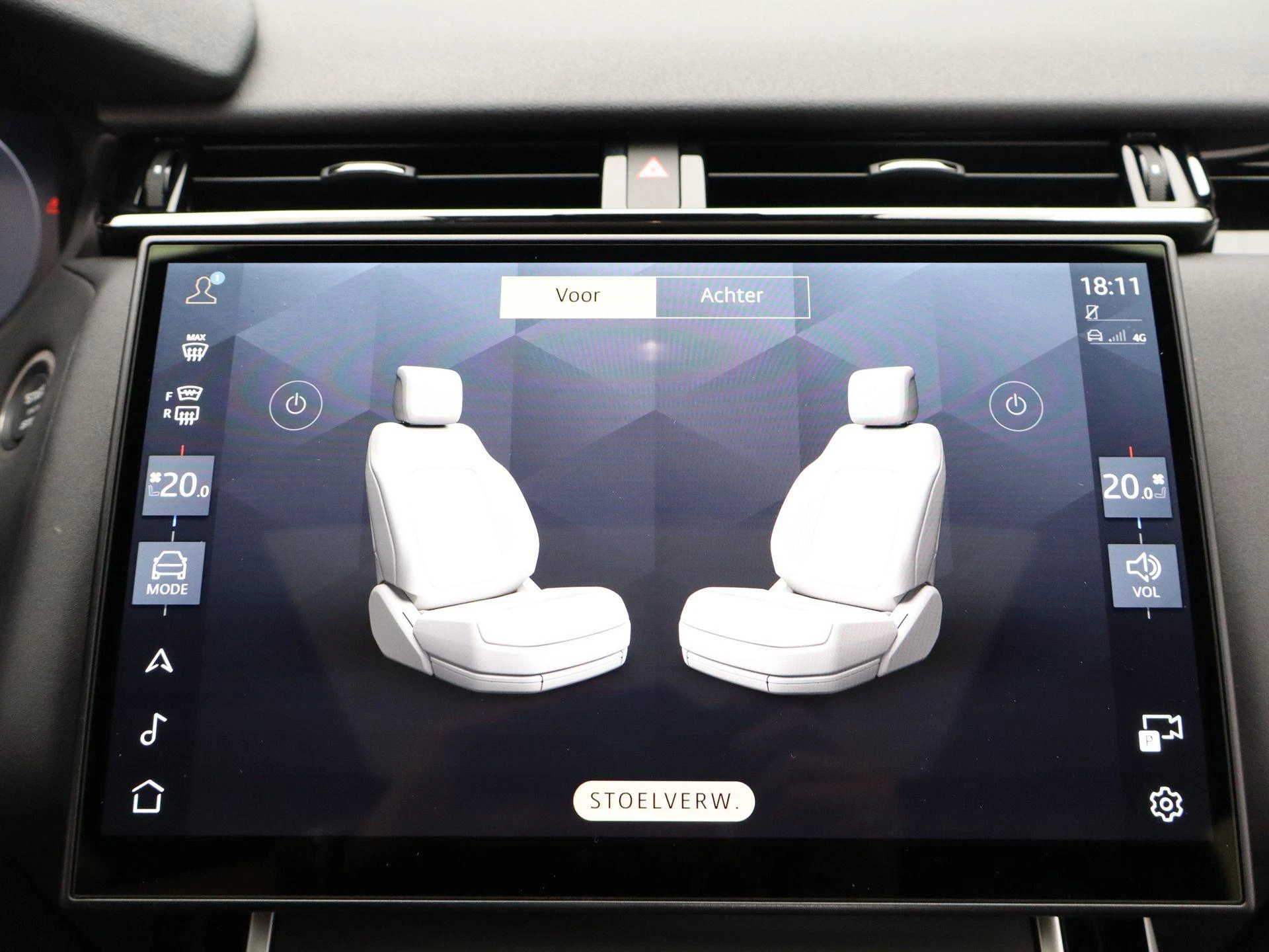 Land Rover-Range Rover Velar-image-21