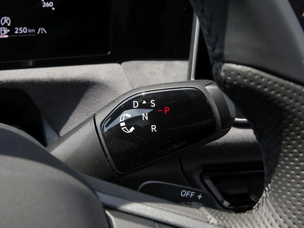 Volkswagen Tiguan R-Line 2.0 l TDI 4M. DSG Pano, Standh., AHK VSA
