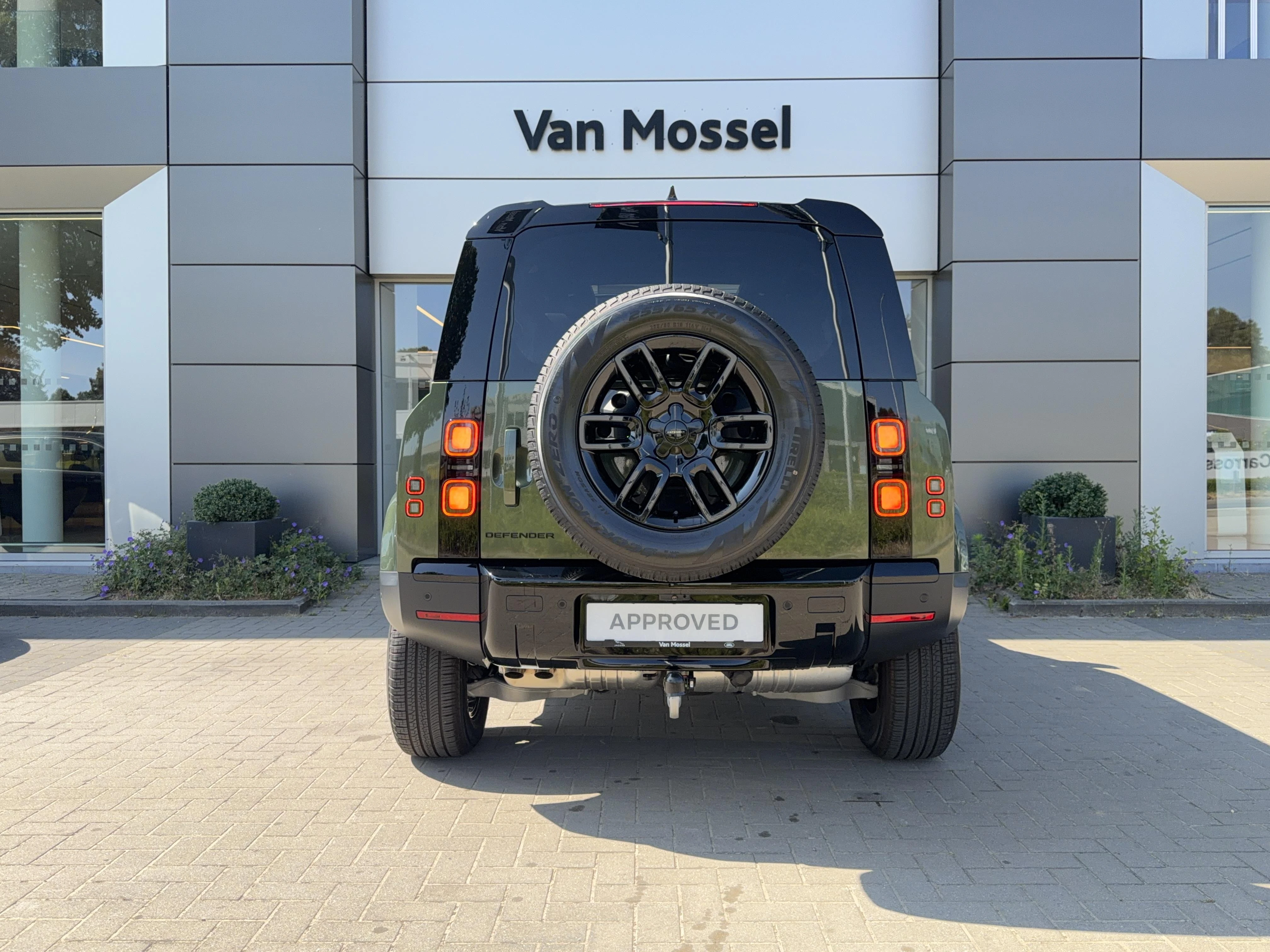 Land Rover Defender 110 D200 S AWD Auto. 26MY