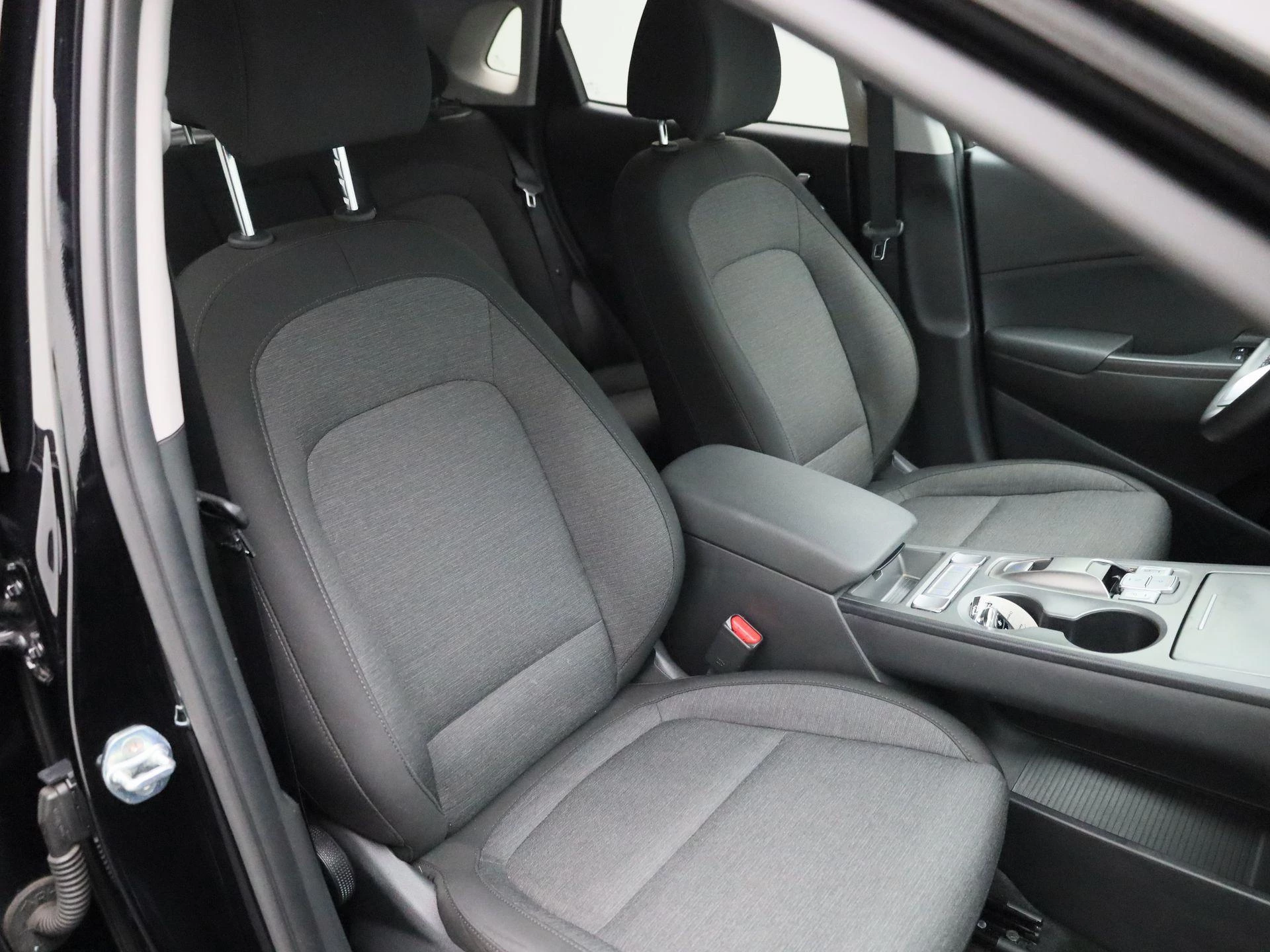 Hyundai-Kona-image-38