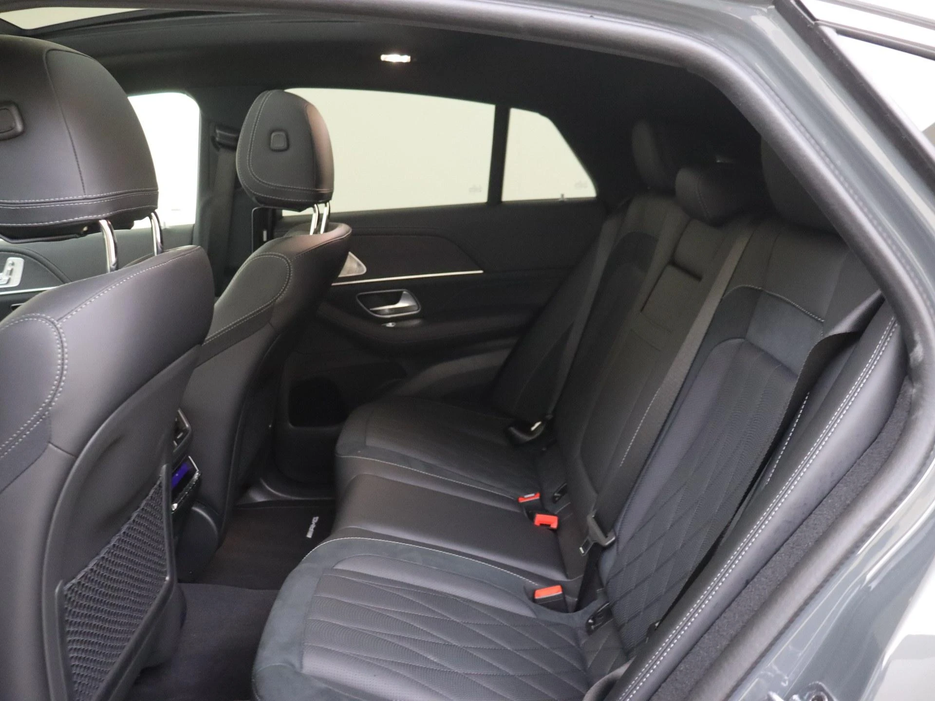 Mercedes-Benz-GLE-image-21