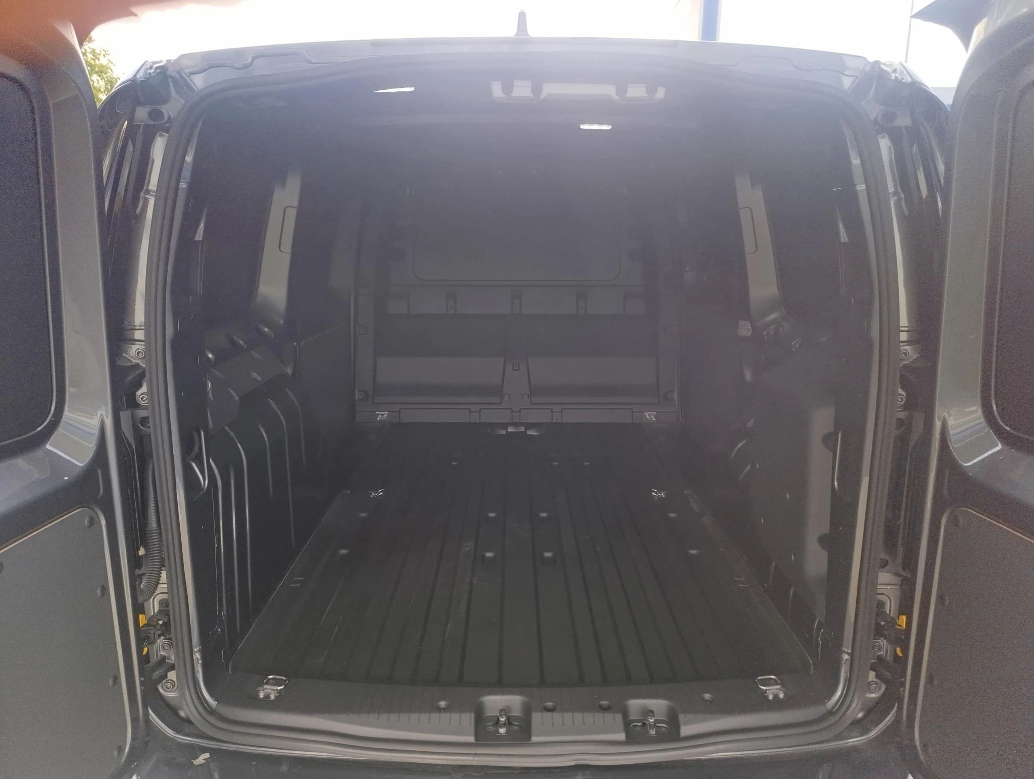 Ford-Transit Connect-image-8