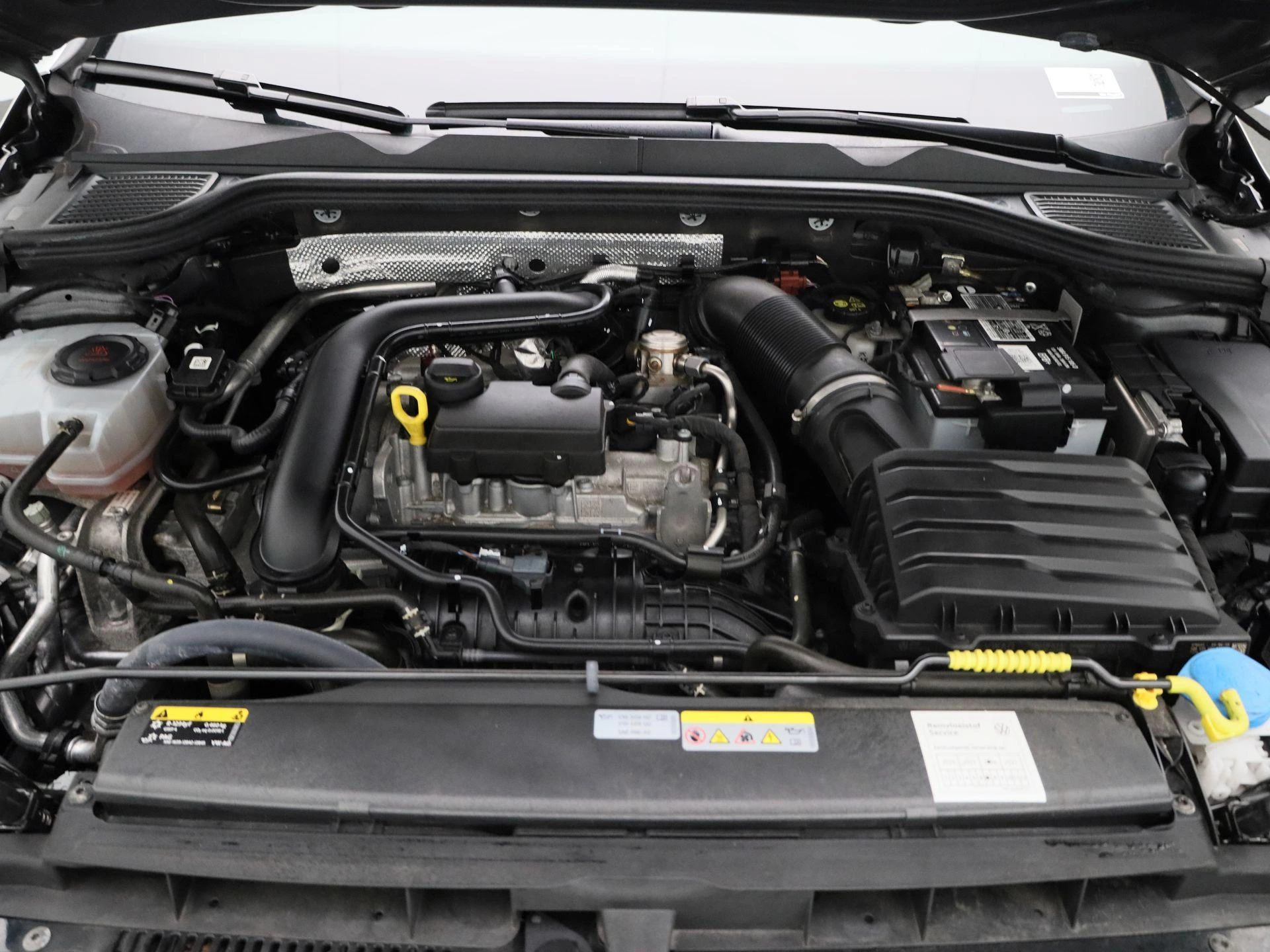 Volkswagen-Golf-image-29