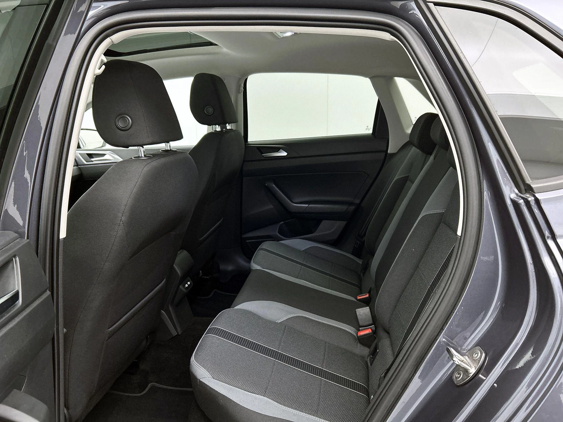 Volkswagen-Polo-image-26