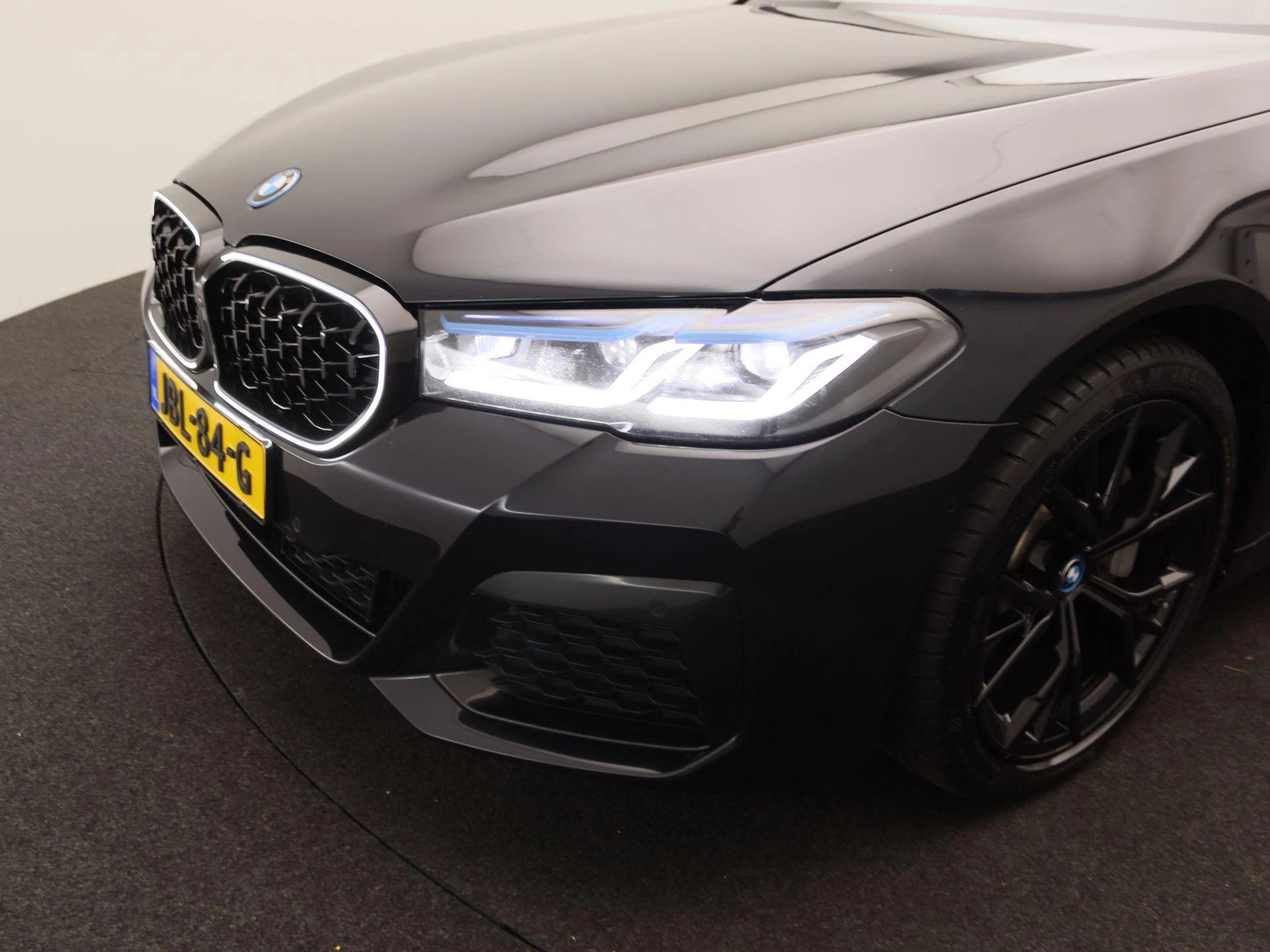 BMW-5 Serie-image-16