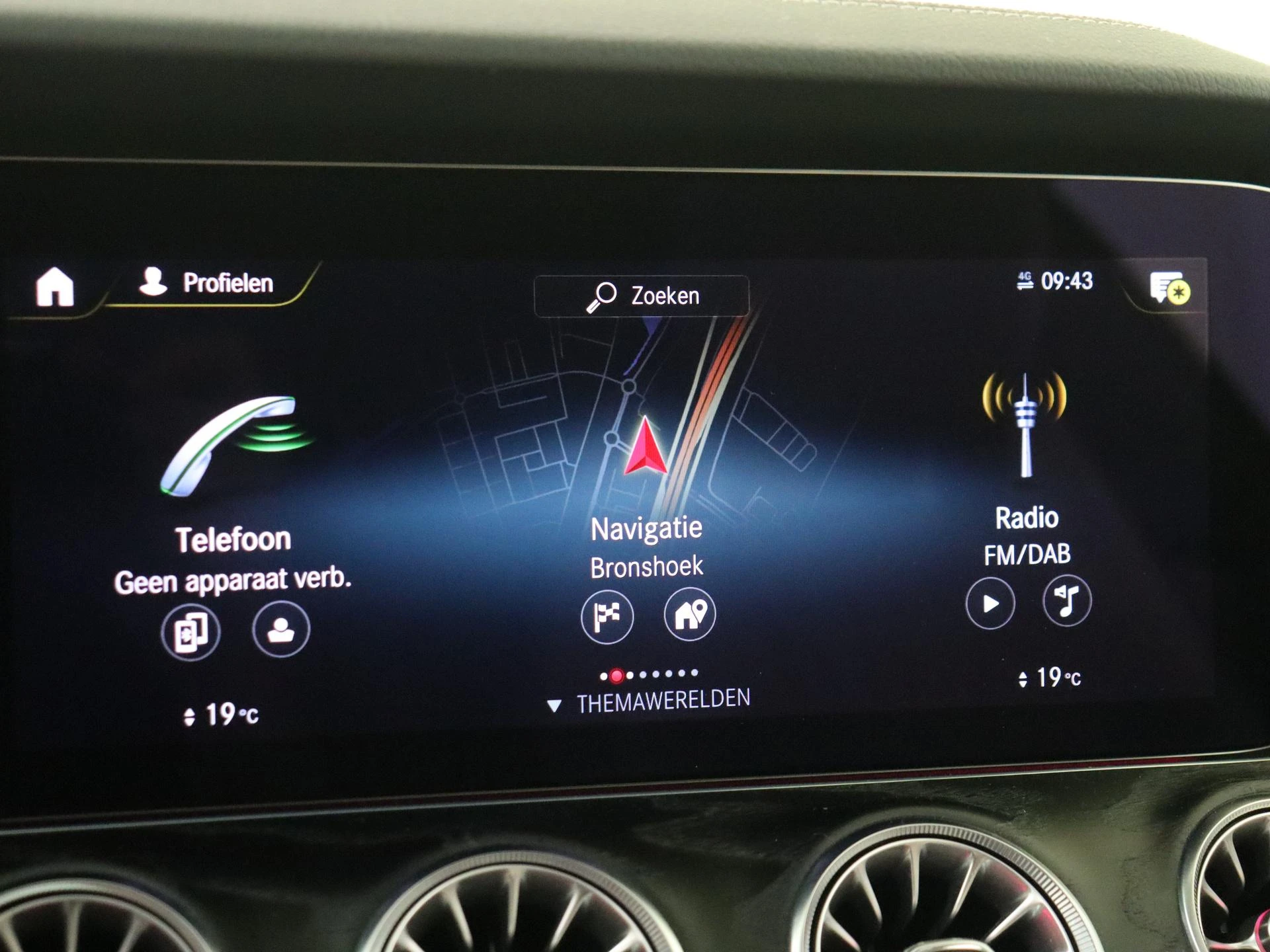 Mercedes-Benz-E-Klasse-image-16