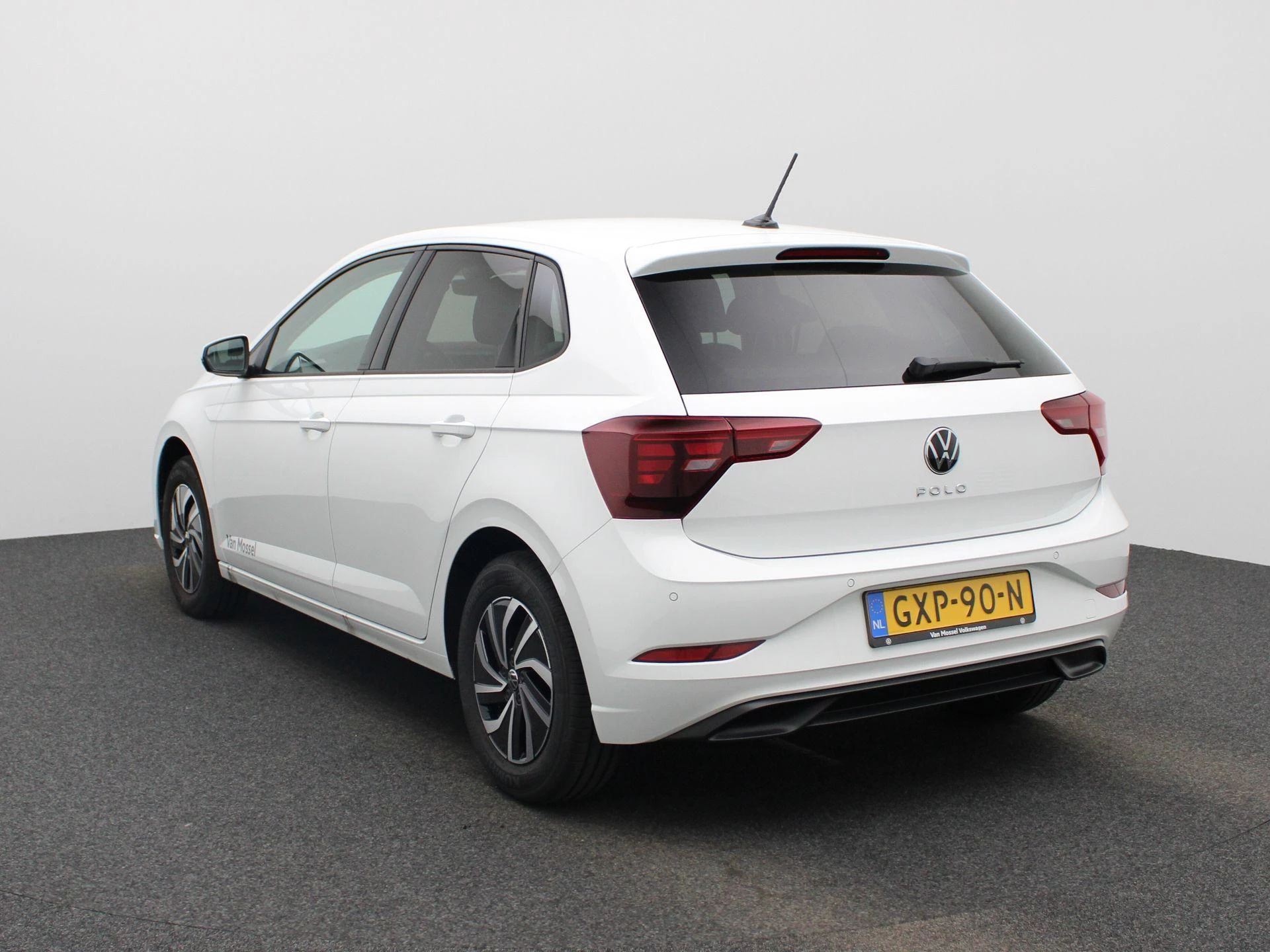 Volkswagen-Polo-image-1