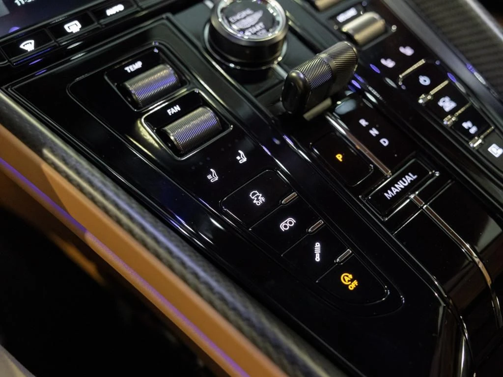 Aston Martin-DB12-image-25