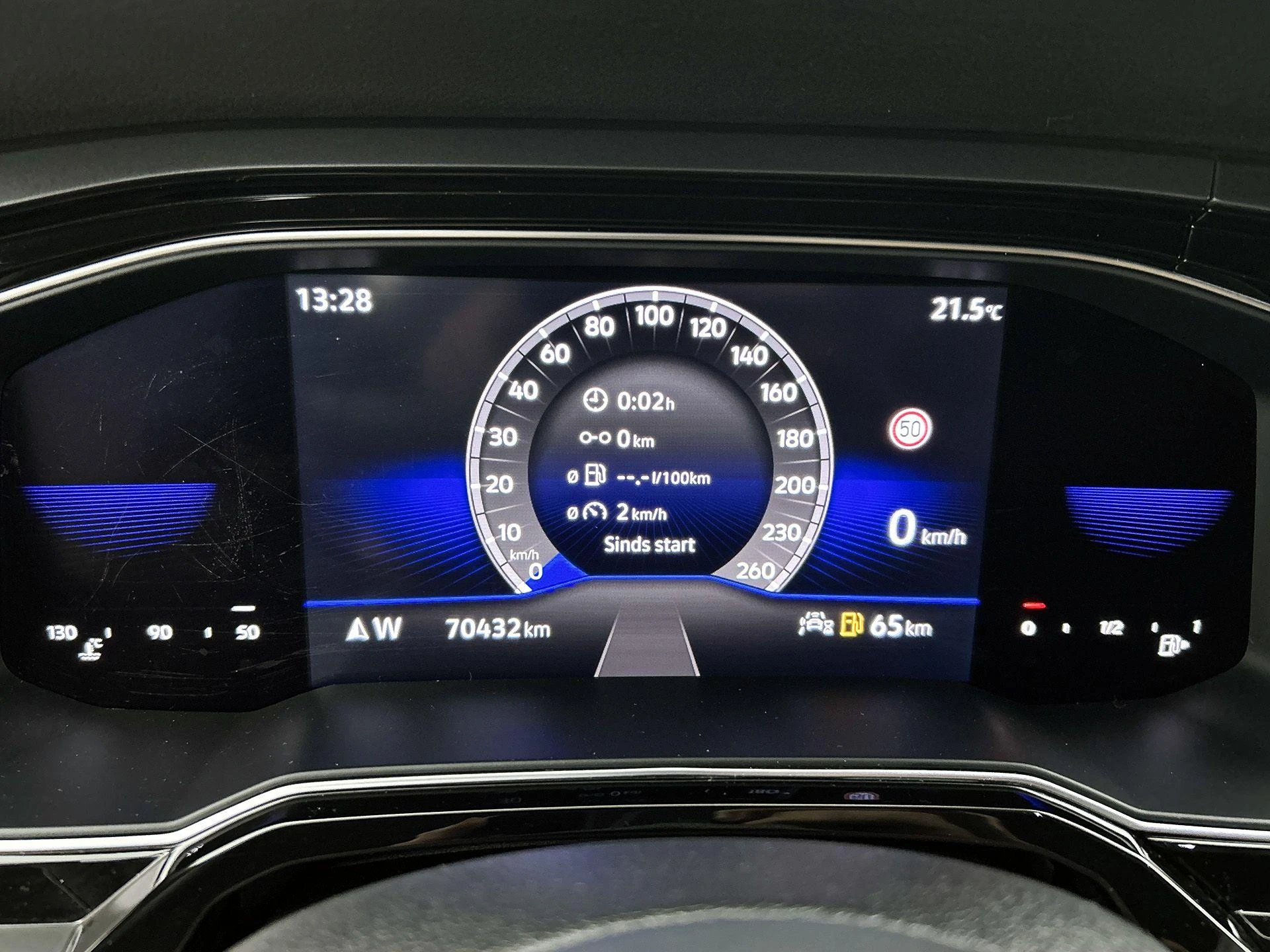 Volkswagen-Polo-image-17