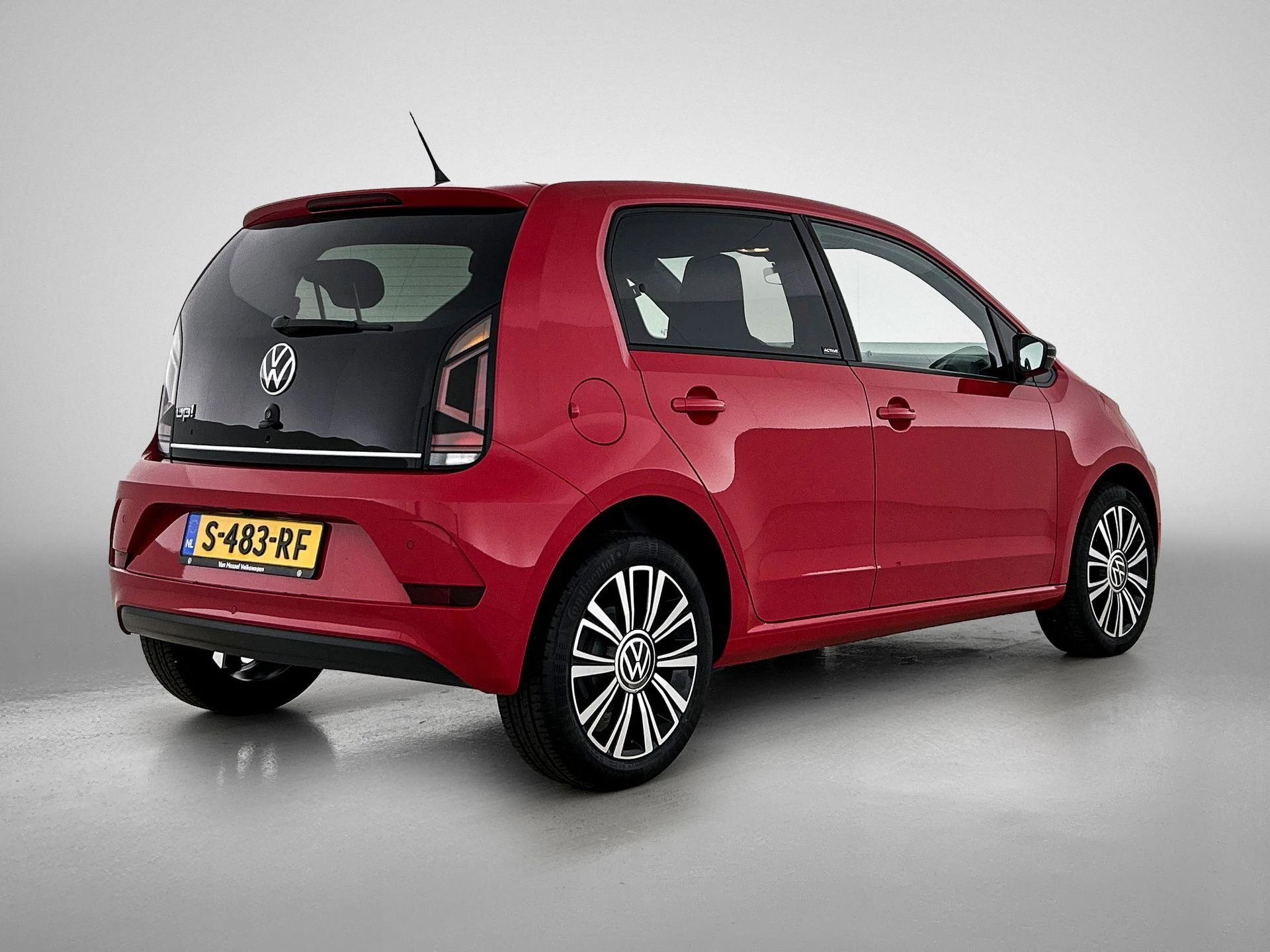 Volkswagen-up!-image-3
