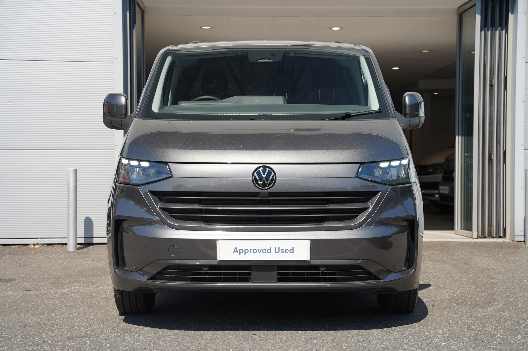 Volkswagen-Transporter-image-6