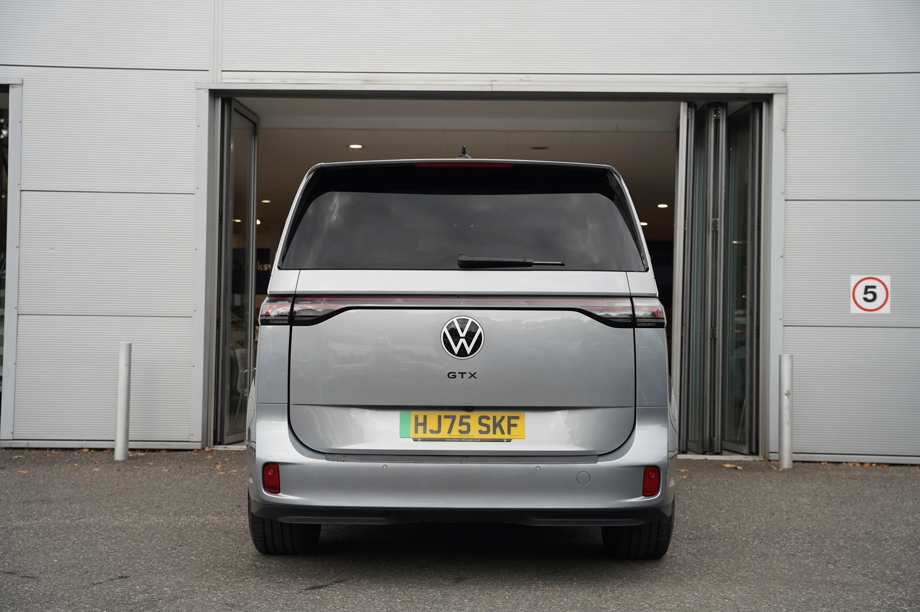 Volkswagen-ID. Buzz-image-12