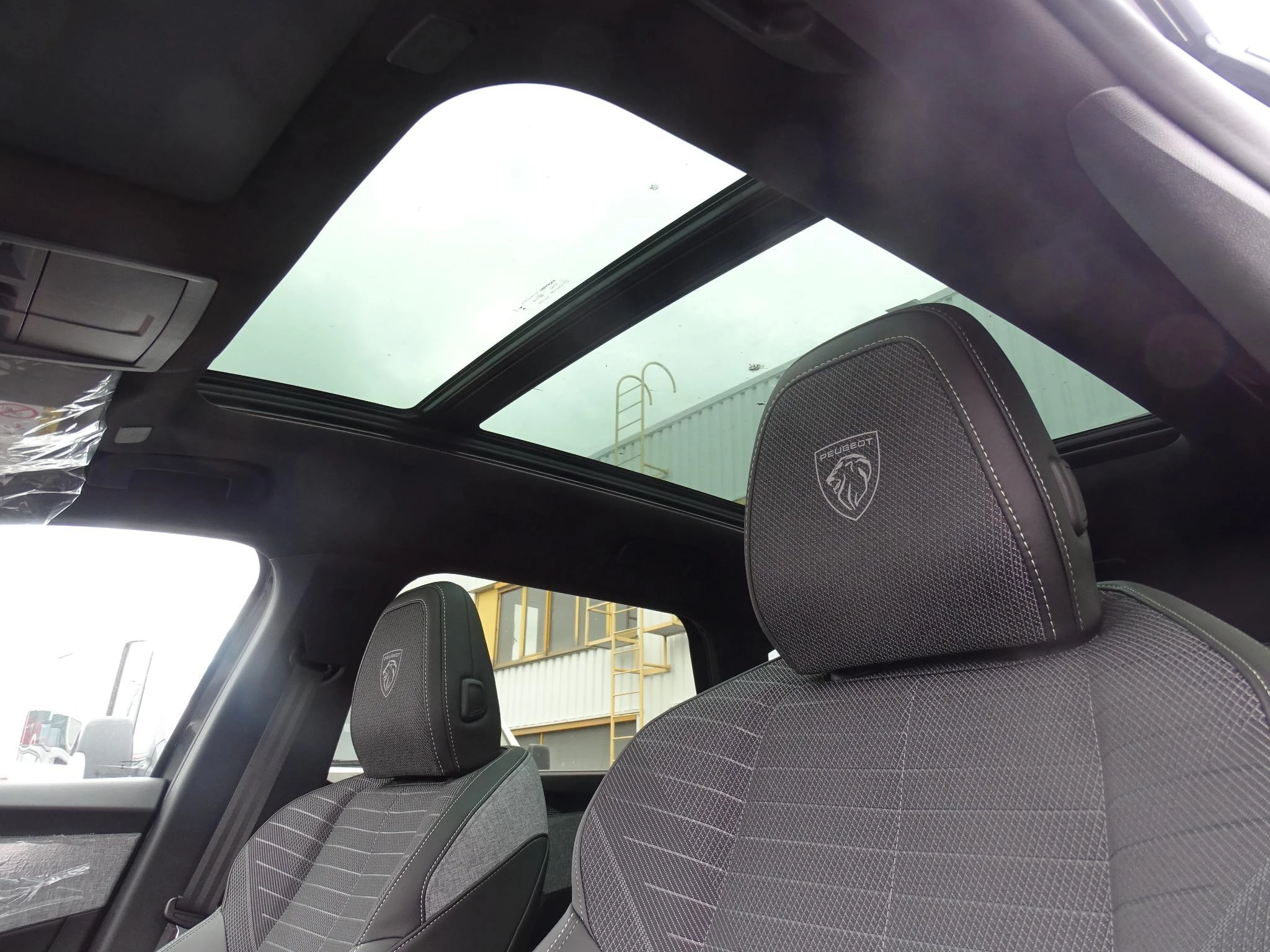 Peugeot 5008 1.2 HYBRID 145 GT +pano dak